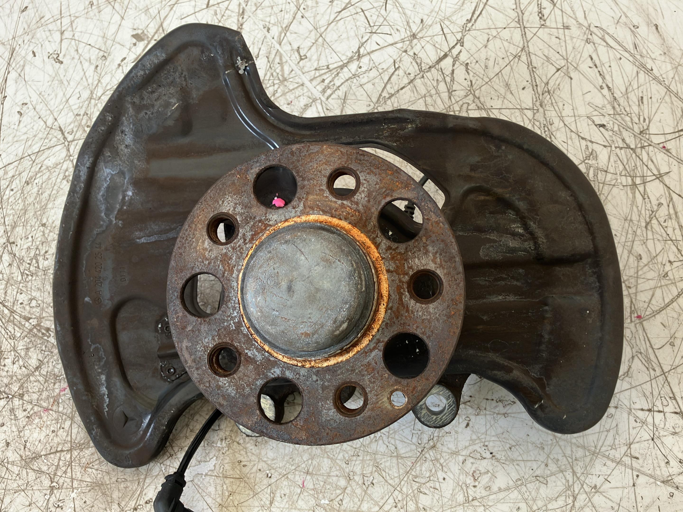 Achsschenkel links vorne MERCEDES-BENZ C-Klasse (W204) C 200 CGI  135 kW  184 PS (01.2007-01.2014)