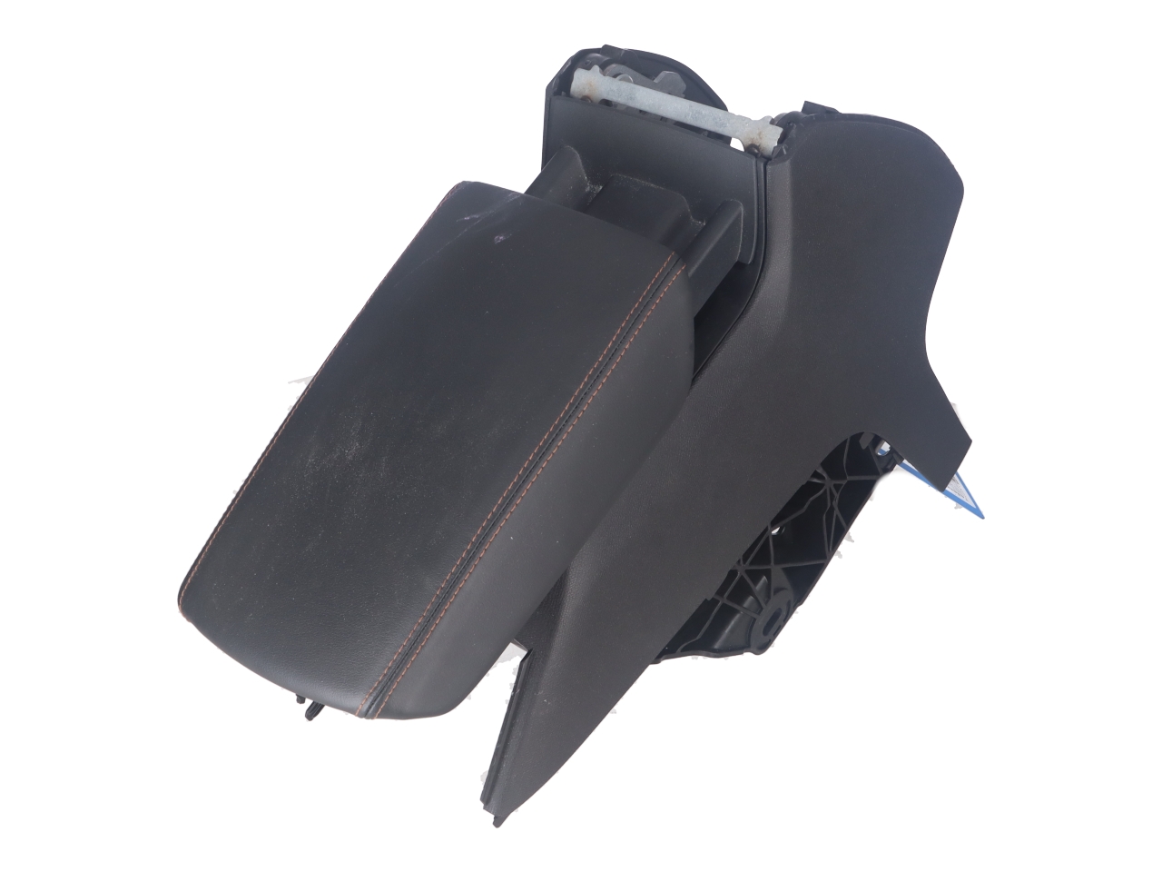 Accoudoir CUPRA Formentor (KM7) 2.0 TDI 4Drive  110 kW  150 PS (03.2021-> ) Accoudoir CUPRA Formentor (KM7) 2.0 TDI 4Drive  110 kW  150 PS (03.2021-> )