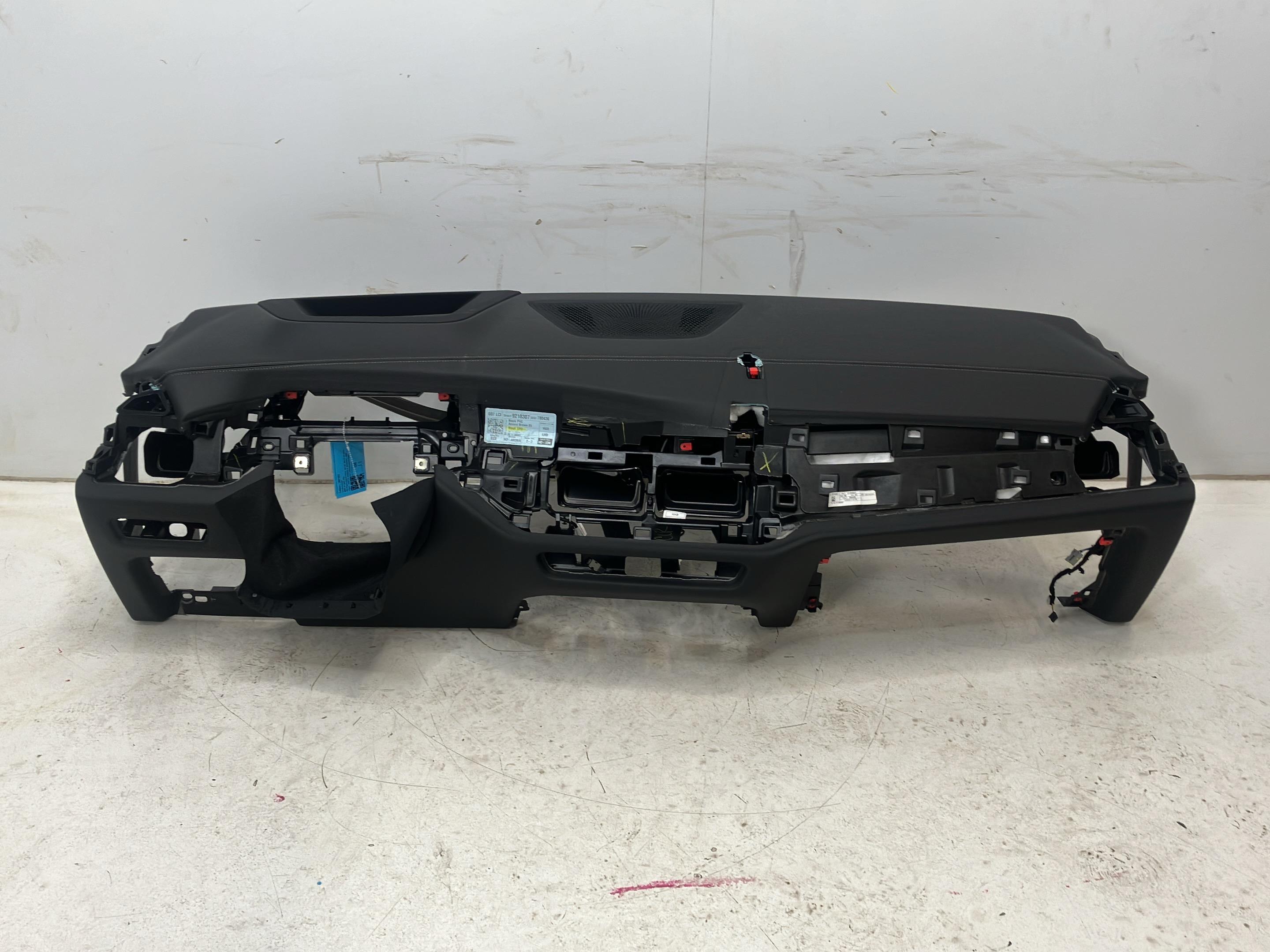 Armaturenbrett BMW X5 (G05, F95) xDrive40d Mild-Hybrid  259 kW  352 PS (06.2023-> )