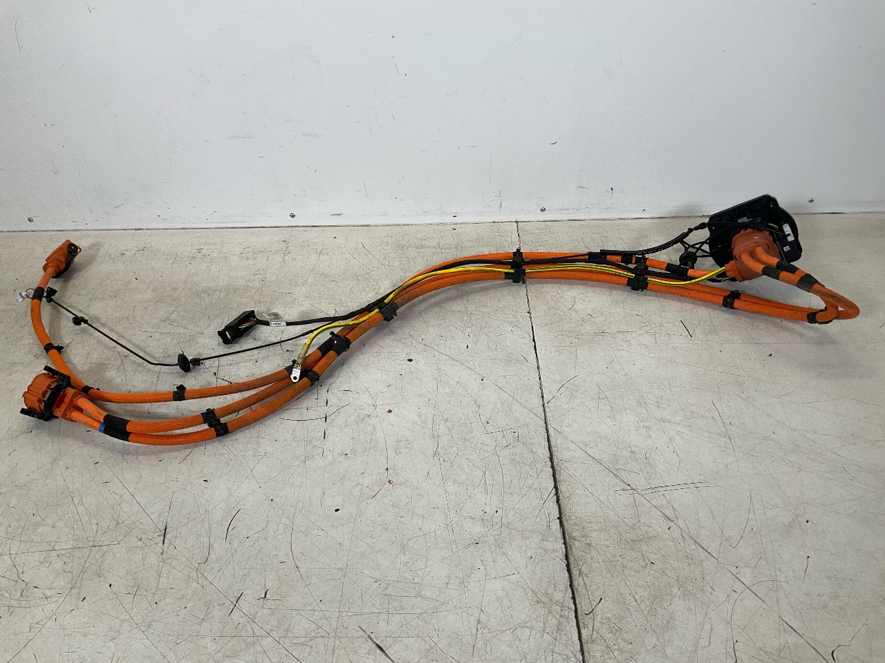 HV charging connection MERCEDES-BENZ EQB (X243) EQB 350 4-matic  215 kW  292 PS (12.2021-> ) HV charging connection MERCEDES-BENZ EQB (X243) EQB 350 4-matic  215 kW  292 PS (12.2021-> )