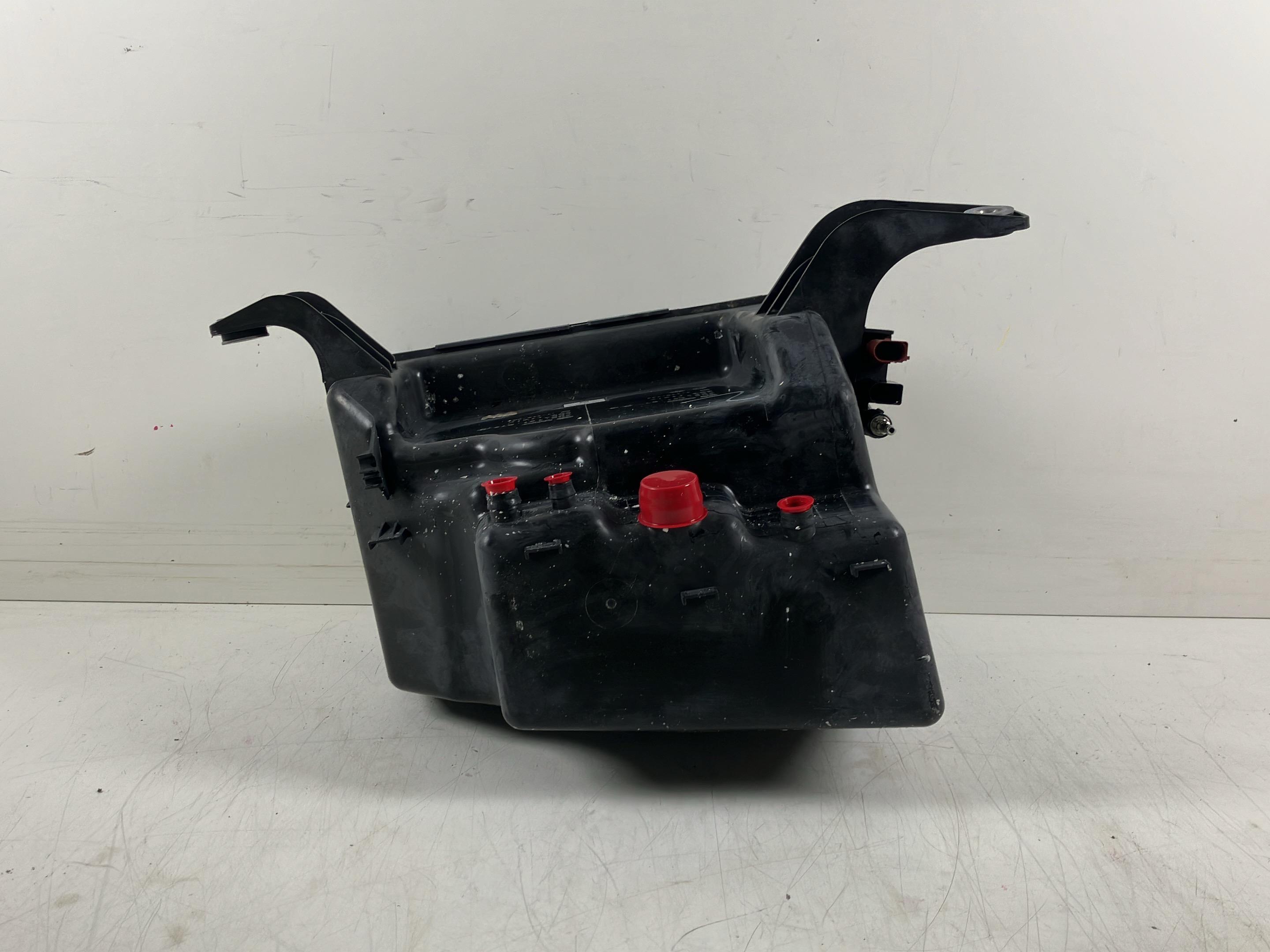 Réservoir AdBlue AUDI A8 (4H) 3.0 TDI quattro  190 kW  258 PS (10.2013-01.2018)