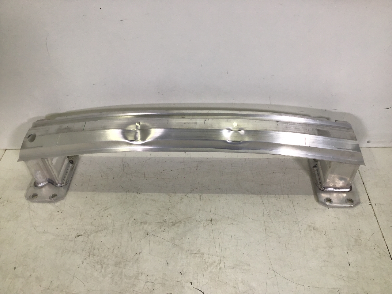 Support de pare-chocs arrière AUDI e-tron (GEN) Electric quattro  300 kW  408 PS (09.2018-> ) Support de pare-chocs arrière AUDI e-tron (GEN) Electric quattro  300 kW  408 PS (09.2018-> )