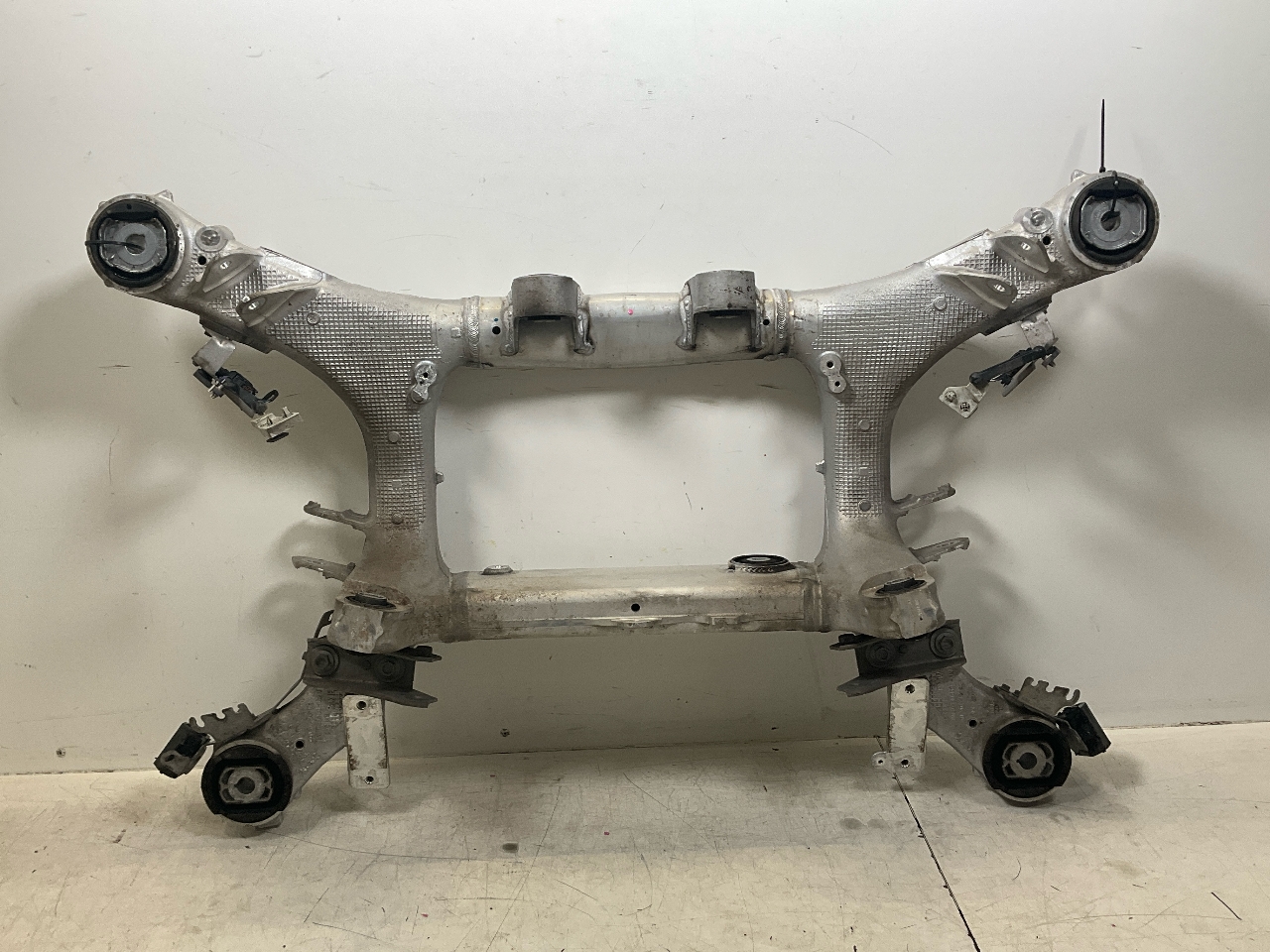 Corps d'essieu arrière BMW X5 (G05, F95) xDrvie 45e iPerformance  290 kW  394 PS (06.2019-> )