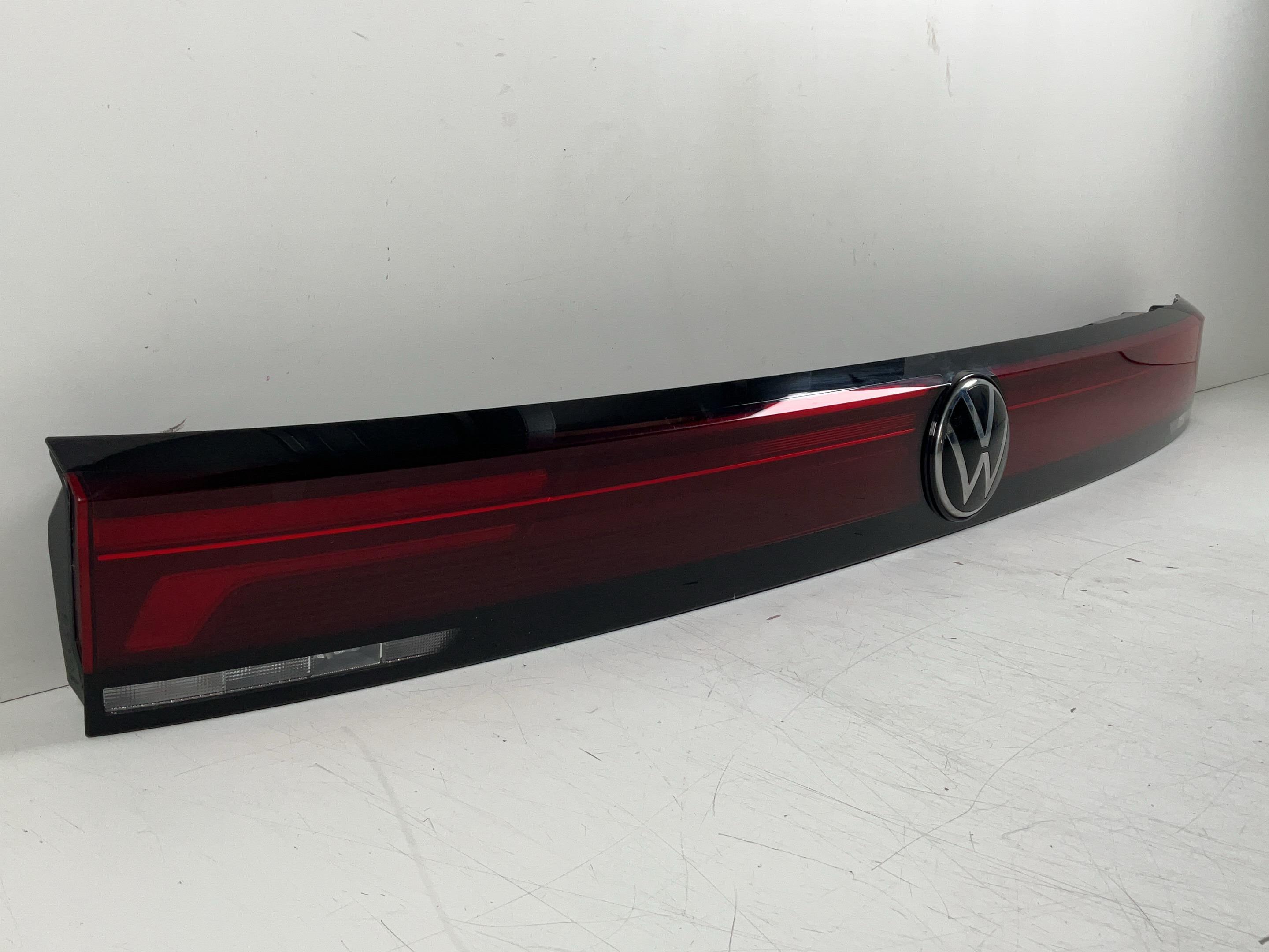 Tail-lamp middle VW Tiguan III (CT1) 1.5 eTSI  110 kW  150 PS (09.2023-> )