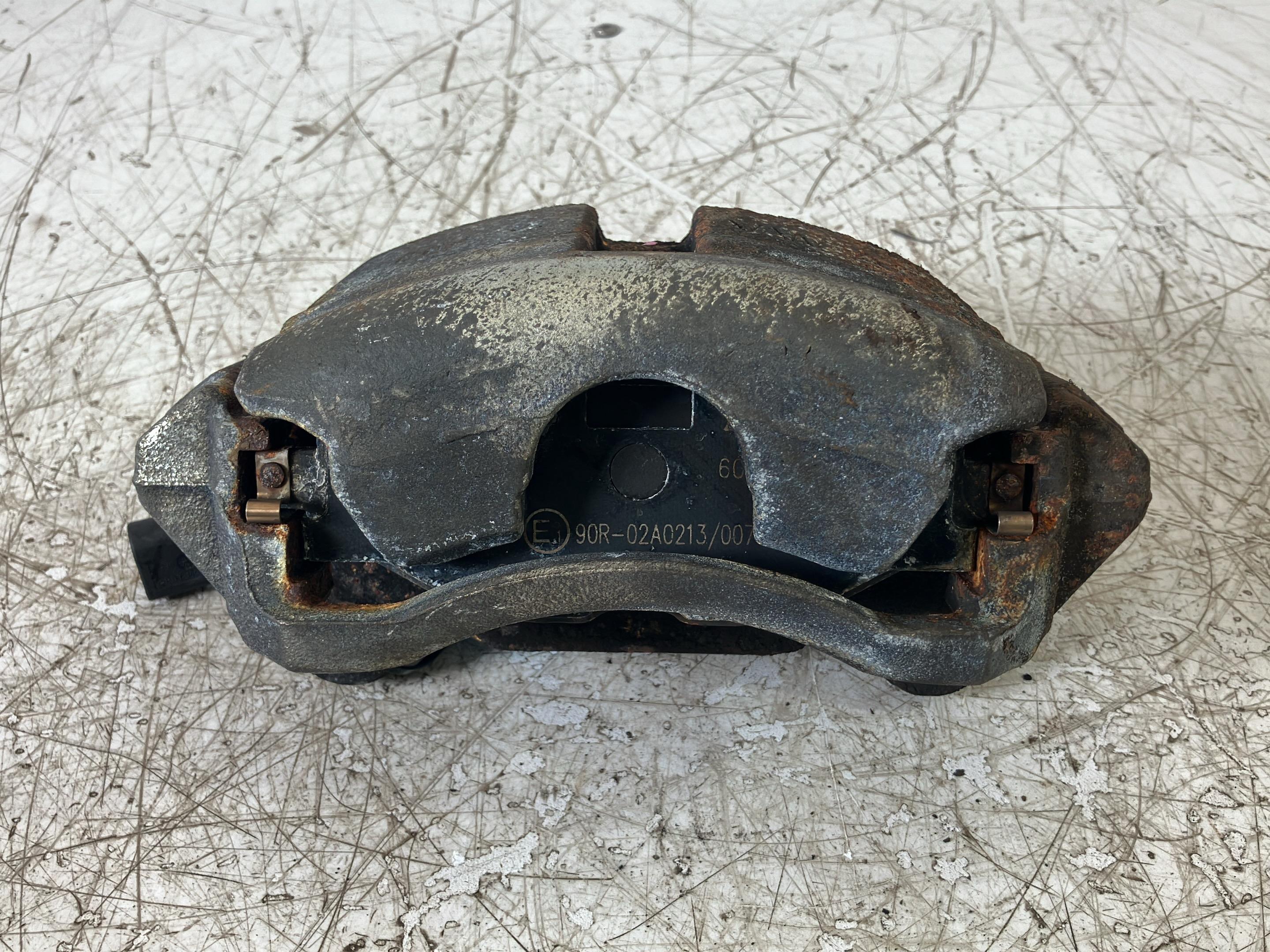 Bremssattel links vorne AUDI A3 Sportback (8V) 1.2 TFSI  81 kW  110 PS (05.2014-> )
