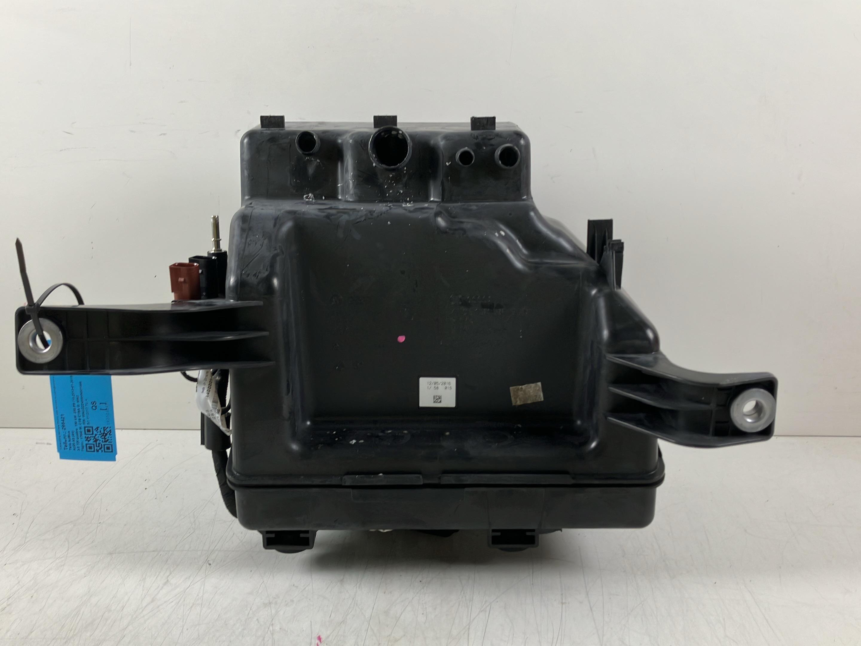Réservoir AdBlue AUDI A8 (4H) 3.0 TDI quattro  190 kW  258 PS (10.2013-01.2018)