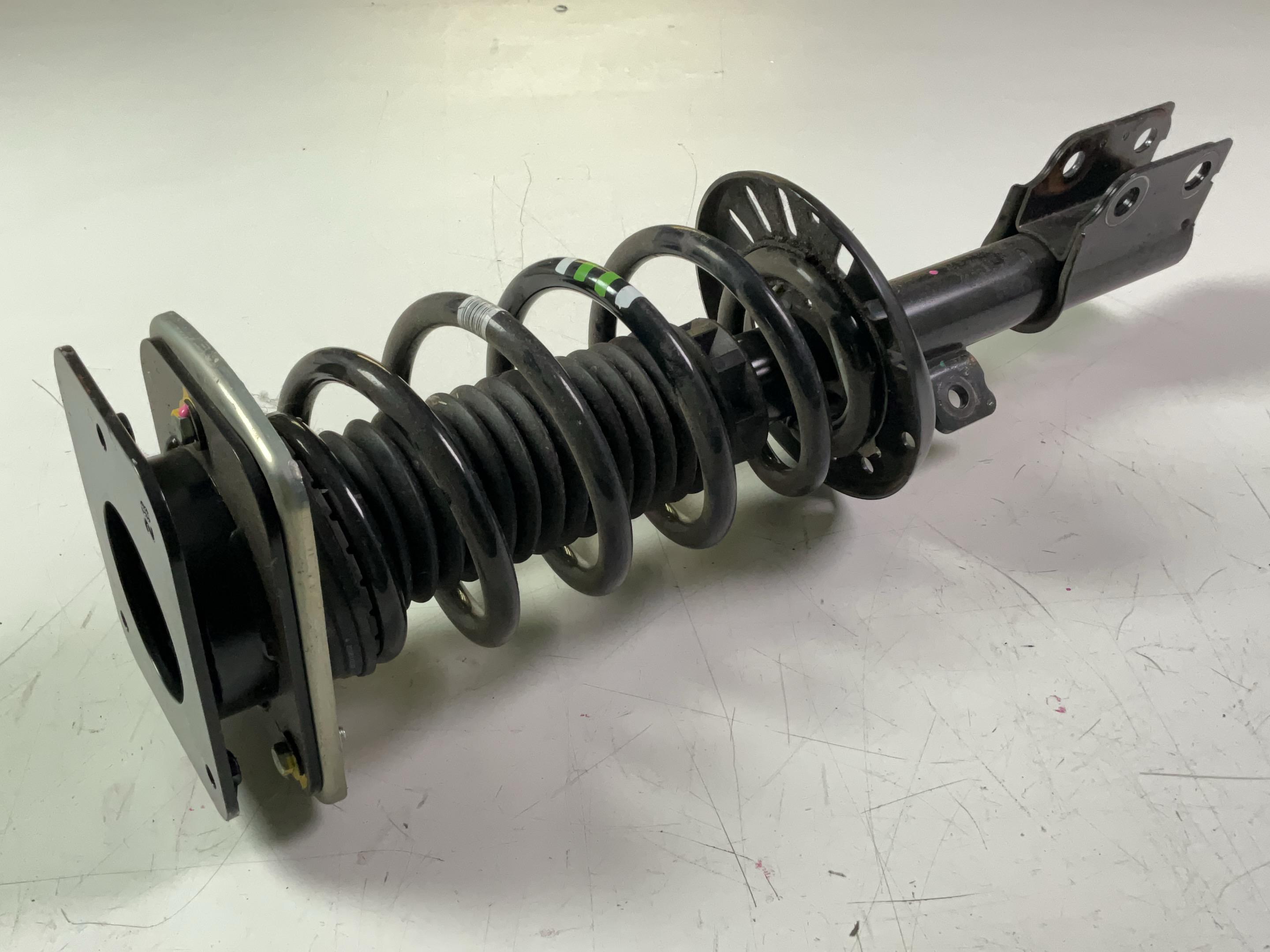 Suspension strut right front OPEL Vivaro C Kasten (K0) VIVARO-E HYDROGEN  100 kW  136 PS (08.2022-> )