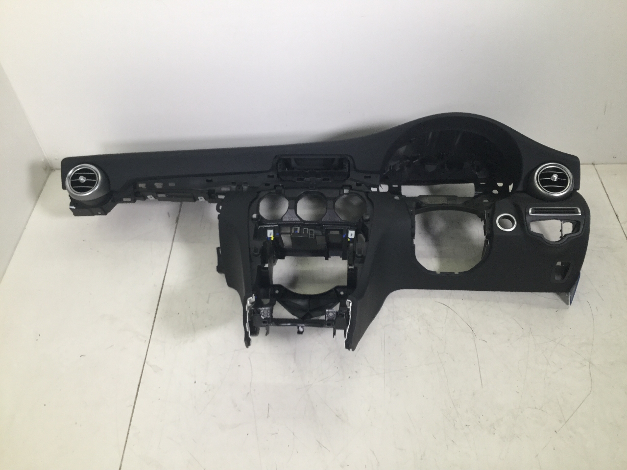 Tableau de bord MERCEDES-BENZ C-Klasse (W205) C 220 BLUETEC  125 kW  170 PS (02.2014-05.2018)