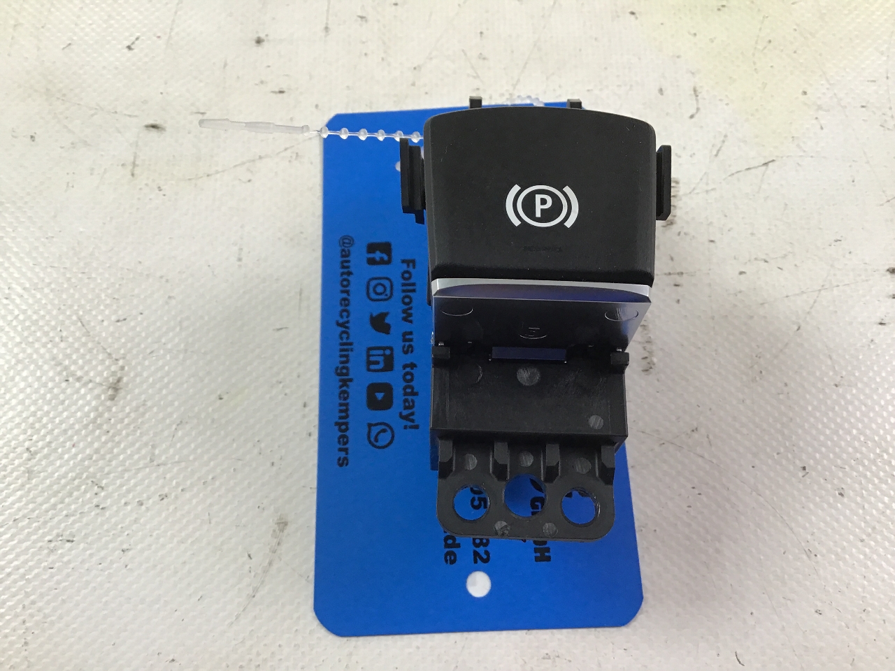 Switch for fixing brake TOYOTA Supra (DB) 3.0 GR  250 kW  340 PS (03.2019-> ) Switch for fixing brake TOYOTA Supra (DB) 3.0 GR  250 kW  340 PS (03.2019-> )