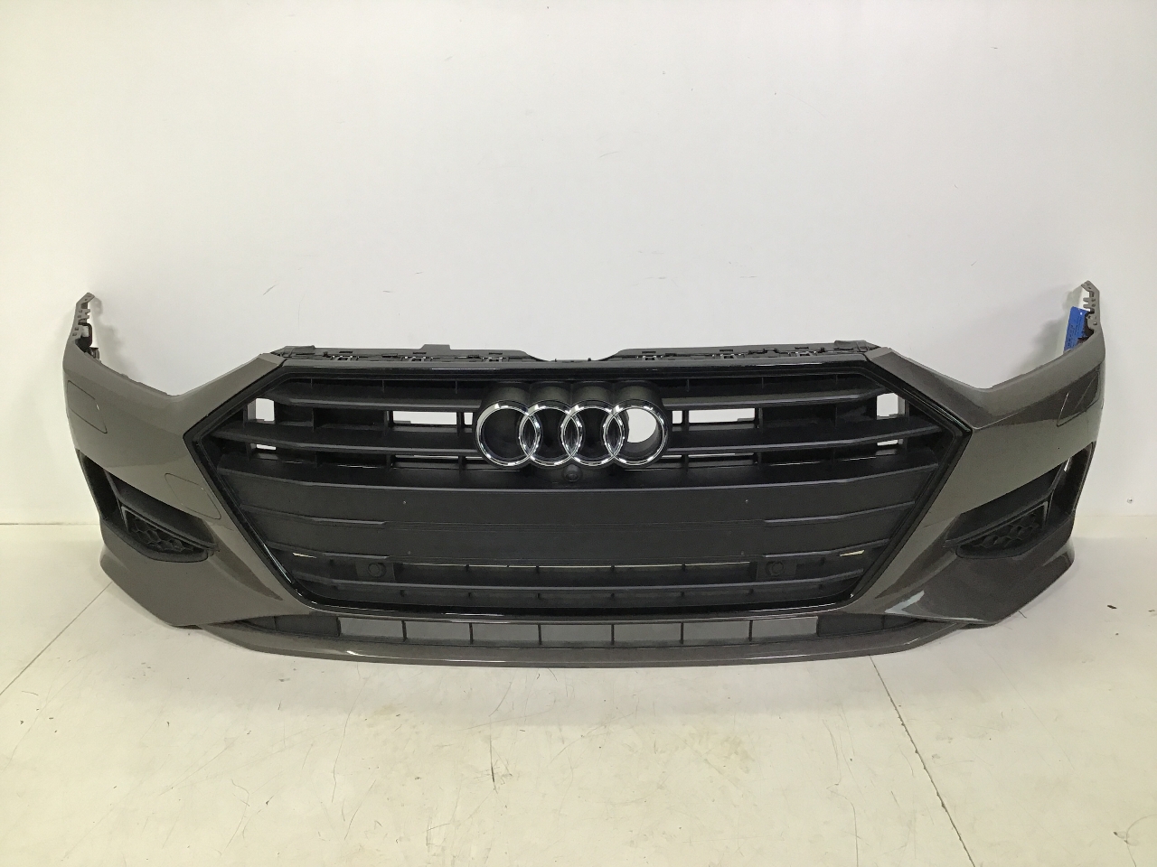 Bumper front AUDI A7 Sportback (4K) 45 TFSI Mild Hybrid  195 kW  265 PS (05.2020-> ) Bumper front AUDI A7 Sportback (4K) 45 TFSI Mild Hybrid  195 kW  265 PS (05.2020-> )
