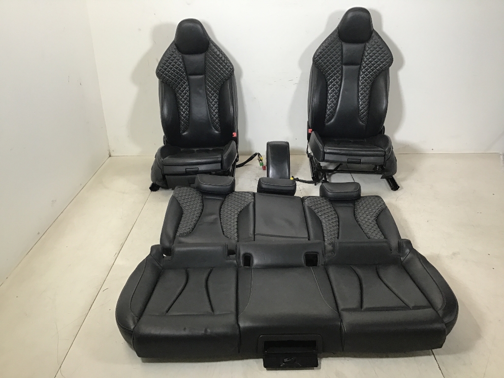 Equipement intérieur AUDI A3 Sportback (8V) RS3 quattro  270 kW  367 PS (03.2015-> )