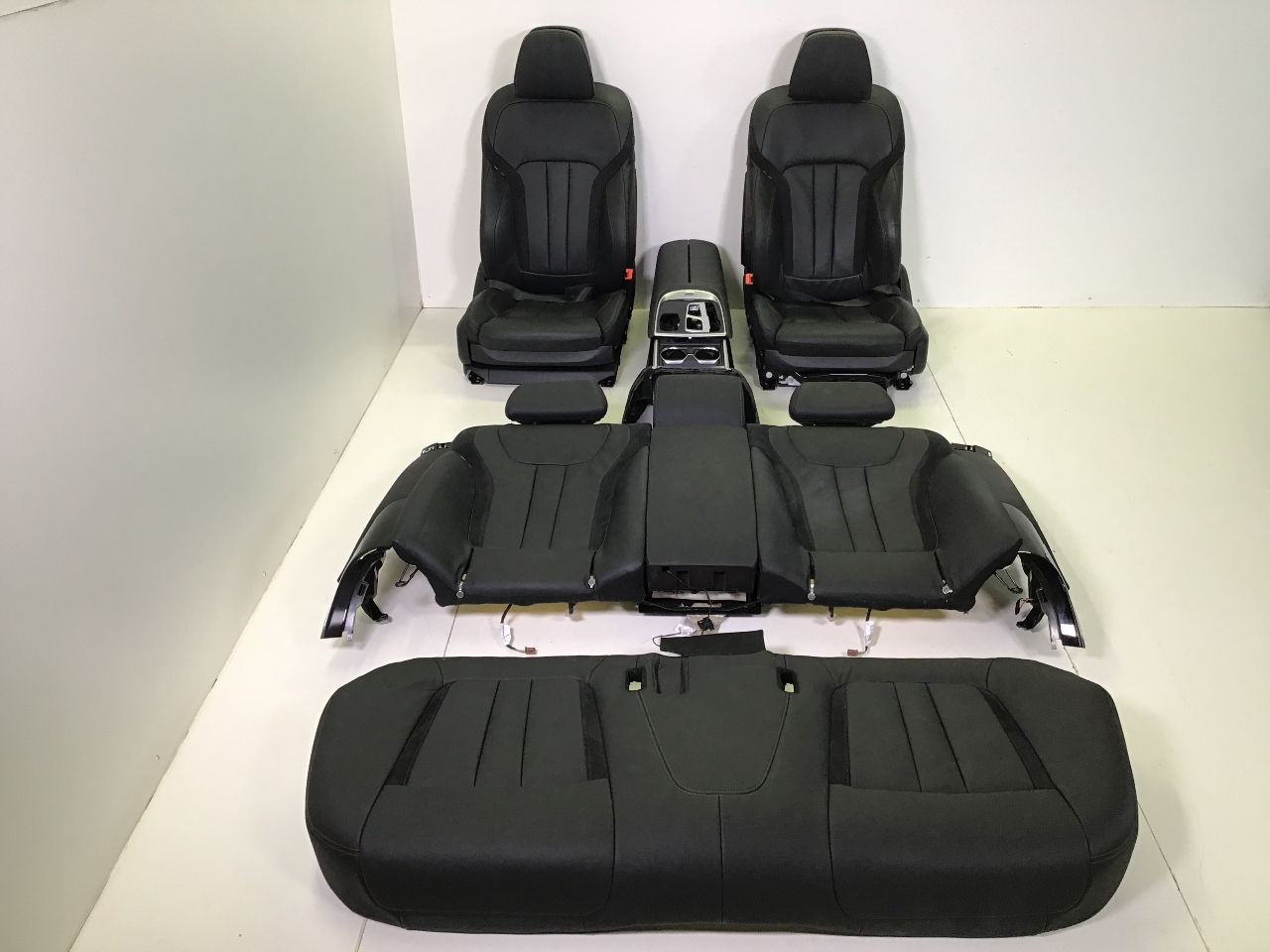 Equipement intérieur BMW 7er (G11, G12) 730 Li  190 kW  258 PS (11.2015-02.2019) Equipement intérieur BMW 7er (G11, G12) 730 Li  190 kW  258 PS (11.2015-02.2019)