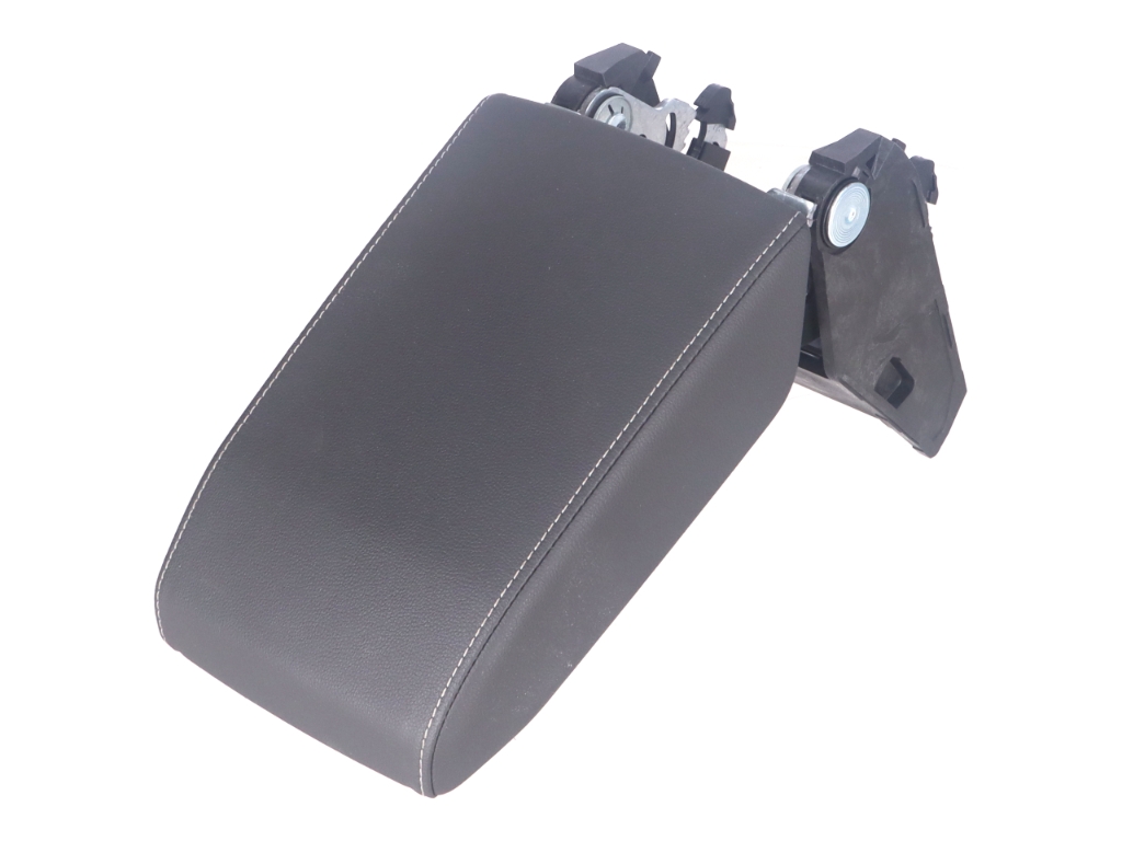 Accoudoir VW Golf VIII (CD) 2.0 TSI R 4motion  235 kW  320 PS (09.2020-> )