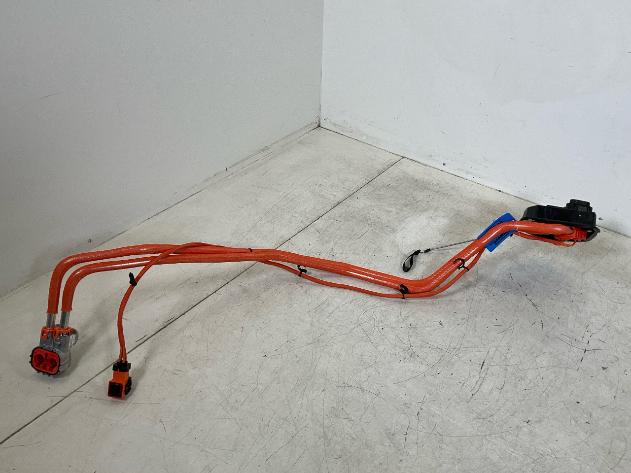 HV charging connection TESLA Model Y (5YJY) EV Allrad  378 kW  514 PS (09.2021-> ) HV charging connection TESLA Model Y (5YJY) EV Allrad  378 kW  514 PS (09.2021-> )