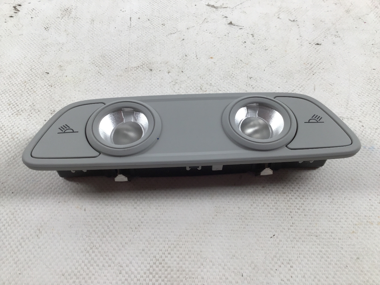 Innenraumleuchte hinten AUDI e-tron (GEN) Electric quattro  300 kW  408 PS (09.2018-> ) Innenraumleuchte hinten AUDI e-tron (GEN) Electric quattro  300 kW  408 PS (09.2018-> )