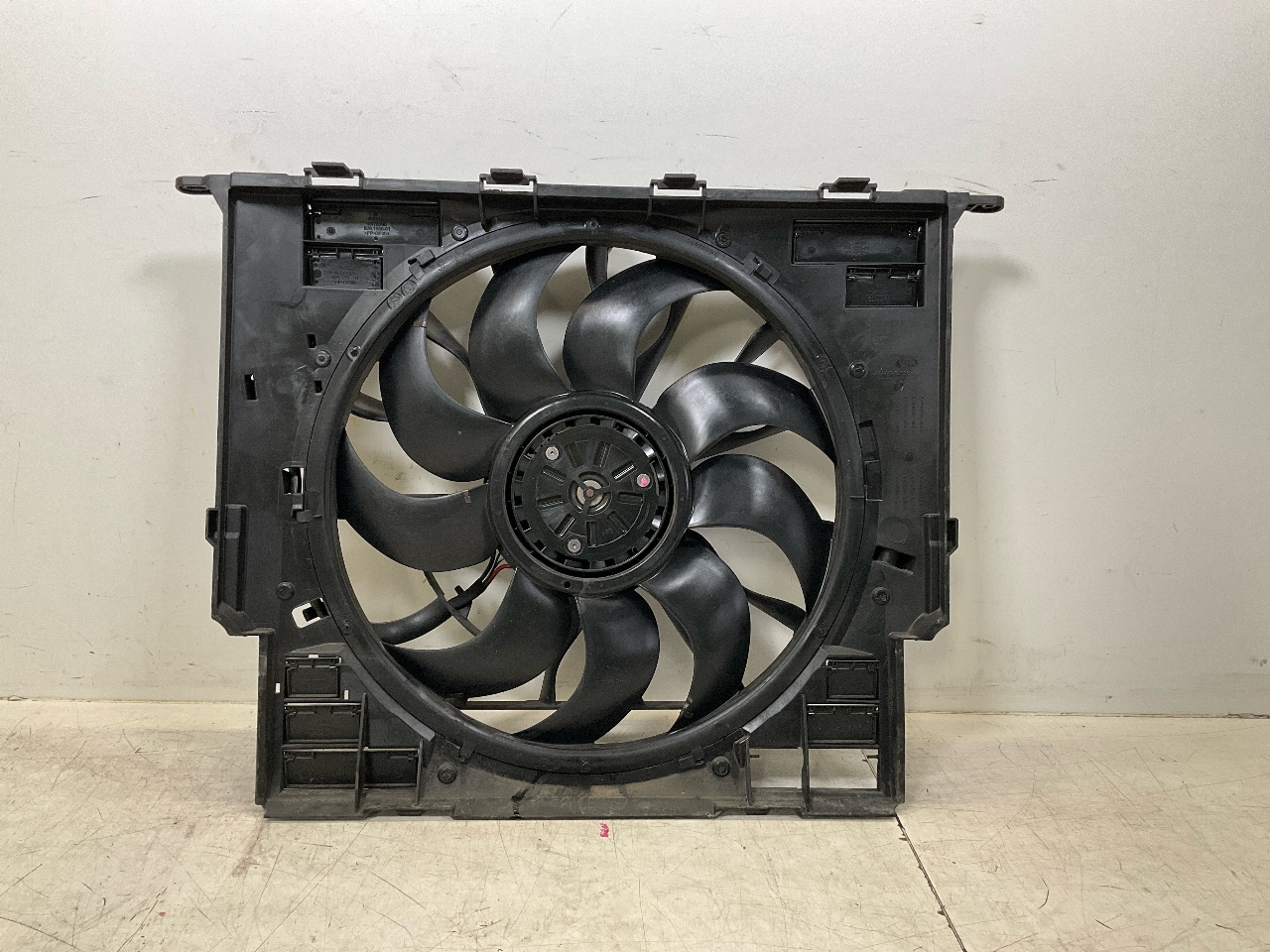 Elektrolüfter BMW 5er (G30, F90) 530d  195 kW  265 PS (09.2016-> ) Elektrolüfter BMW 5er (G30, F90) 530d  195 kW  265 PS (09.2016-> )