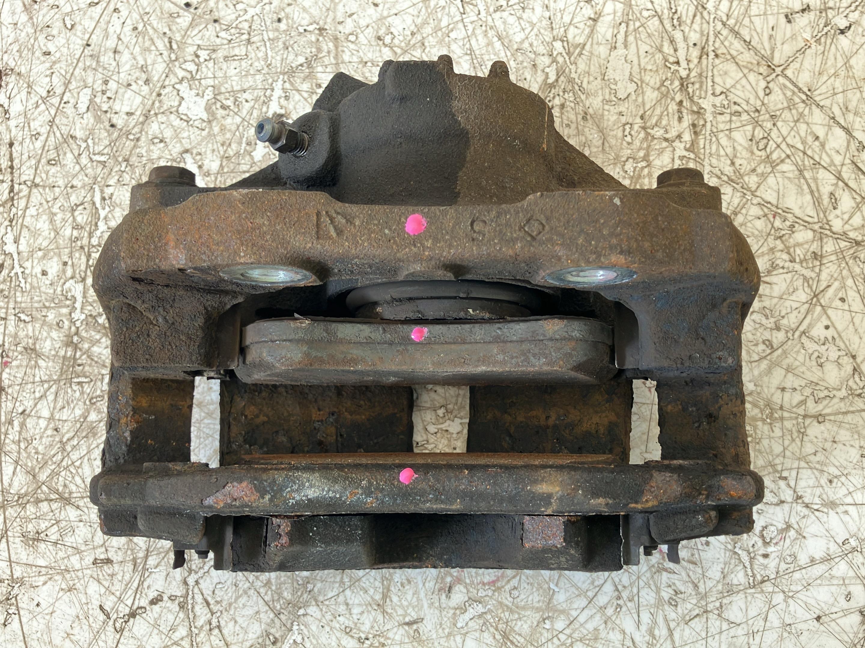 Bremssattel links vorne PEUGEOT 2008 I 1.2 VTi  60 kW  82 PS (03.2013-> )