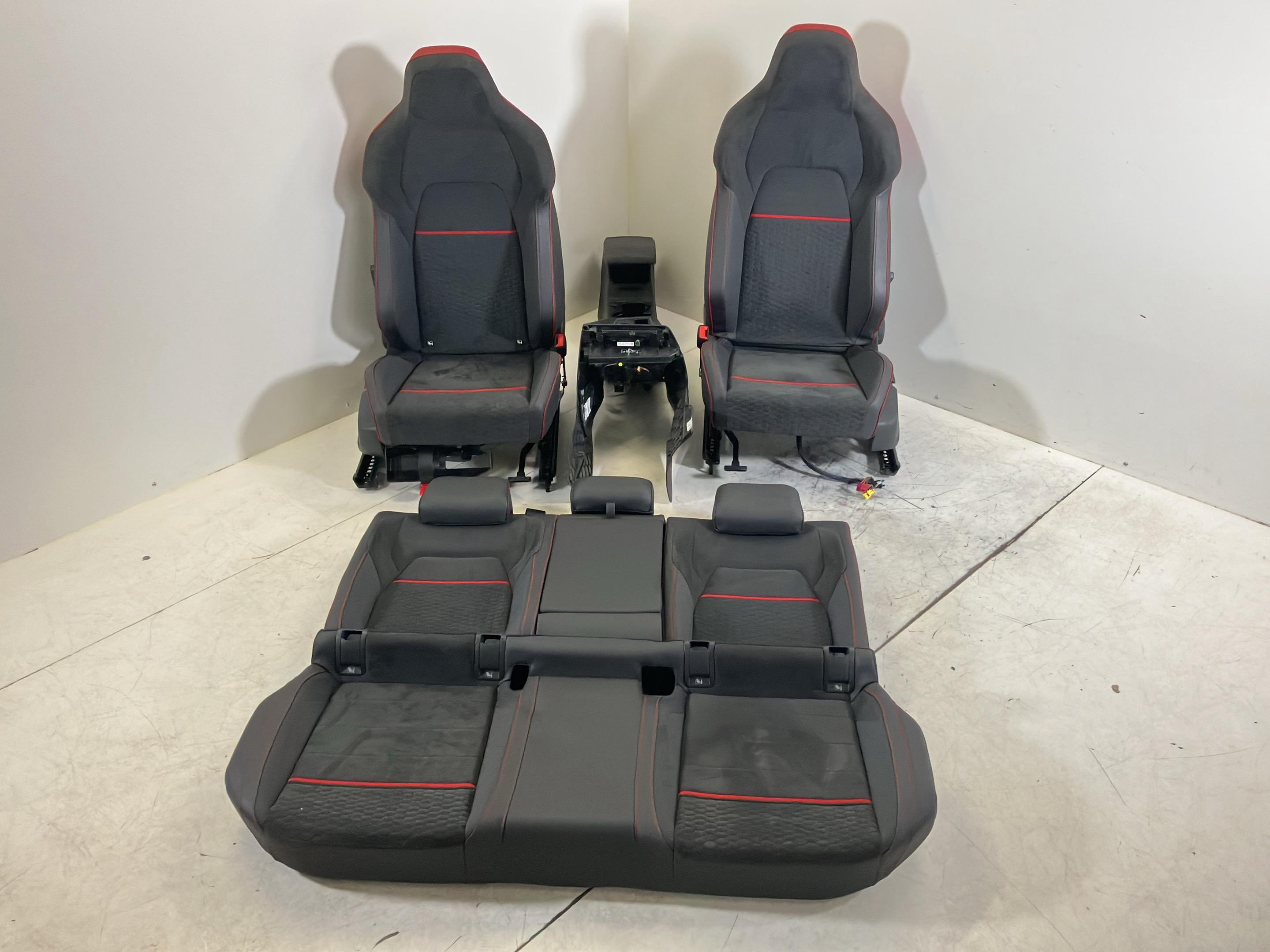 Accesorii interioare VW Golf VIII (CD) 2.0 GTI Clubsport  221 kW  300 PS (10.2020-> )