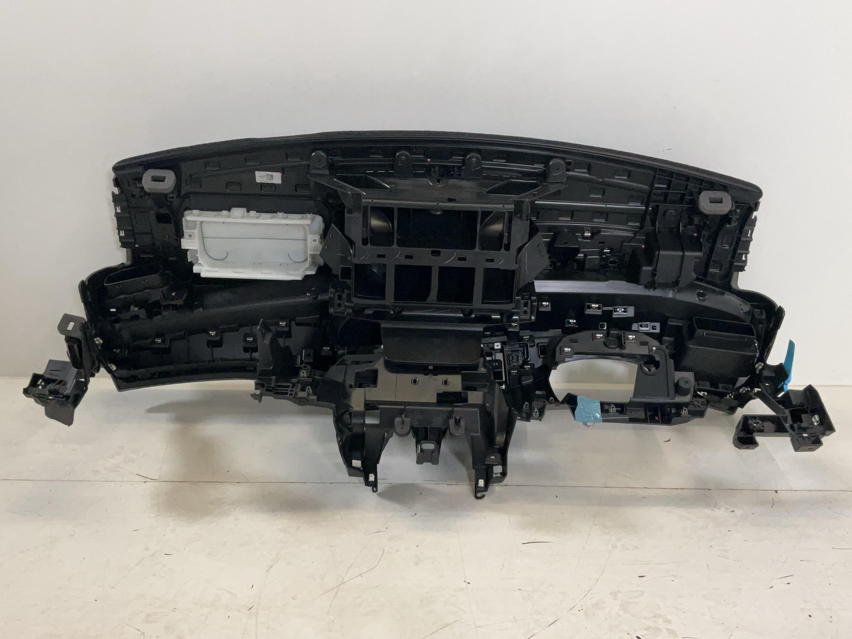 Dashboard PEUGEOT 3008 II (MC, MR, MJ, M4) 1.2 Hybrid 136  100 kW  136 PS (05.2023-> )