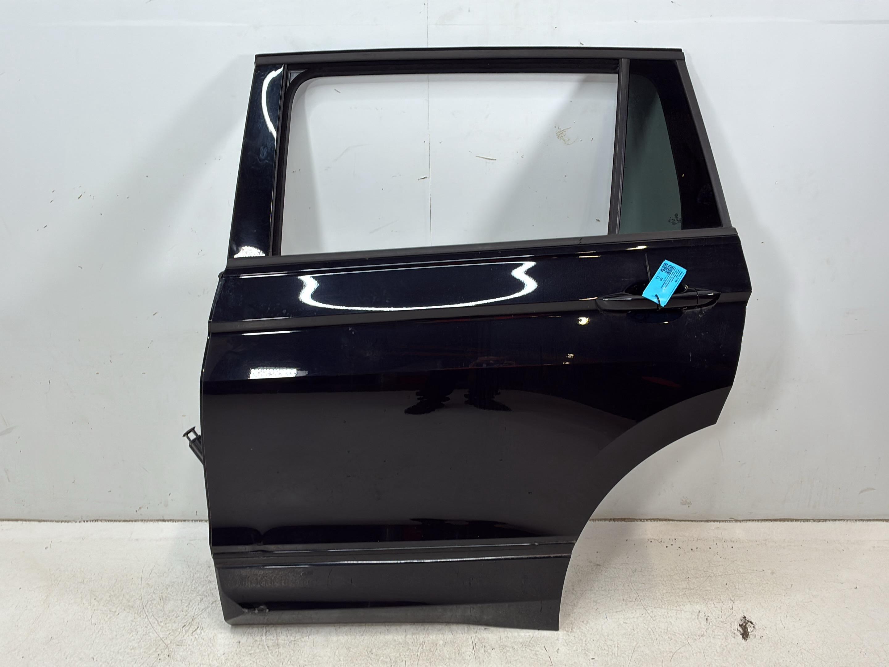Door left rear VW Tiguan Allspace (BW2) 2.0 TDI 4motion  147 kW  200 PS (06.2020-> )