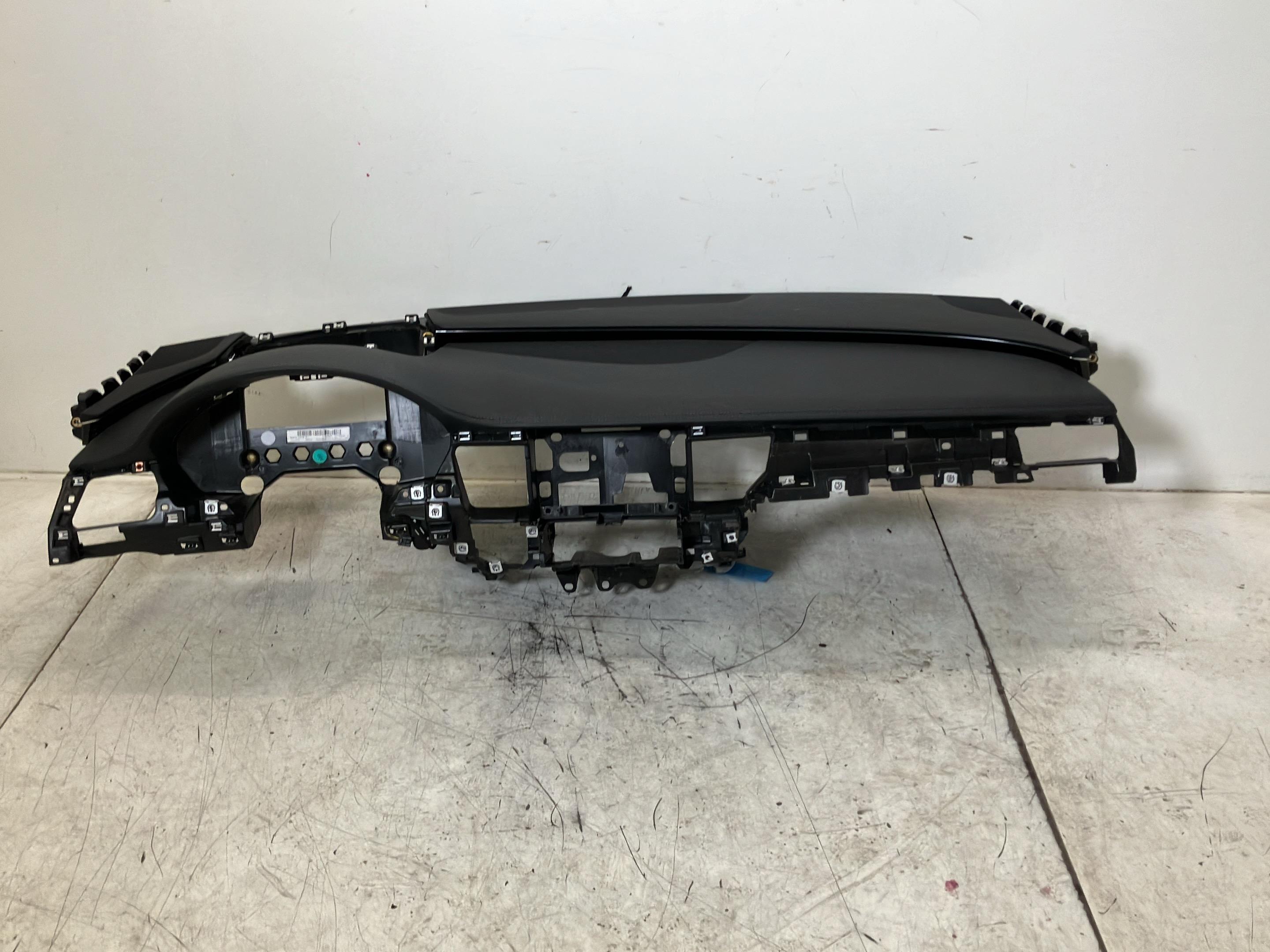 Car dashboard AUDI A8 (4H) 3.0 TDI quattro  190 kW  258 PS (10.2013-01.2018)