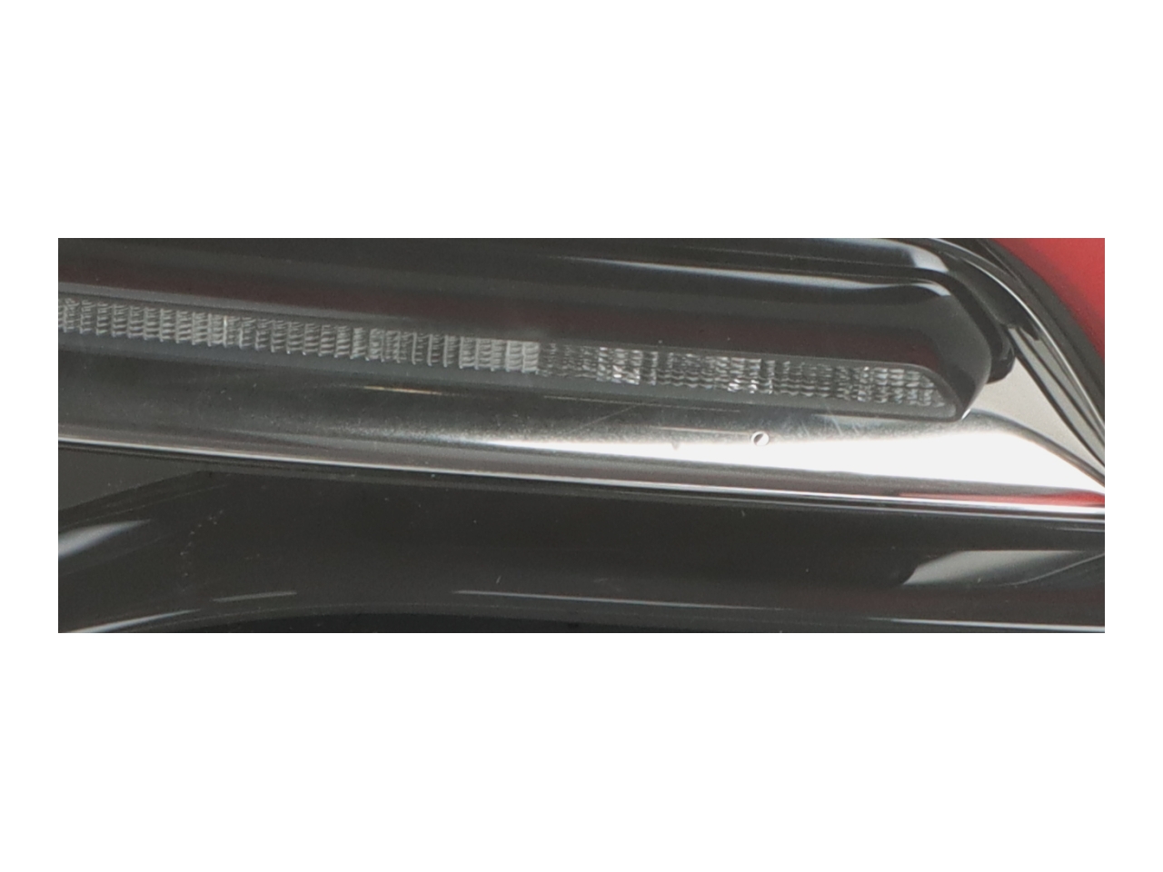 Tail-lamp inside left TESLA Model Y (5YJY) EV Allrad  378 kW  514 PS (09.2021-> )
