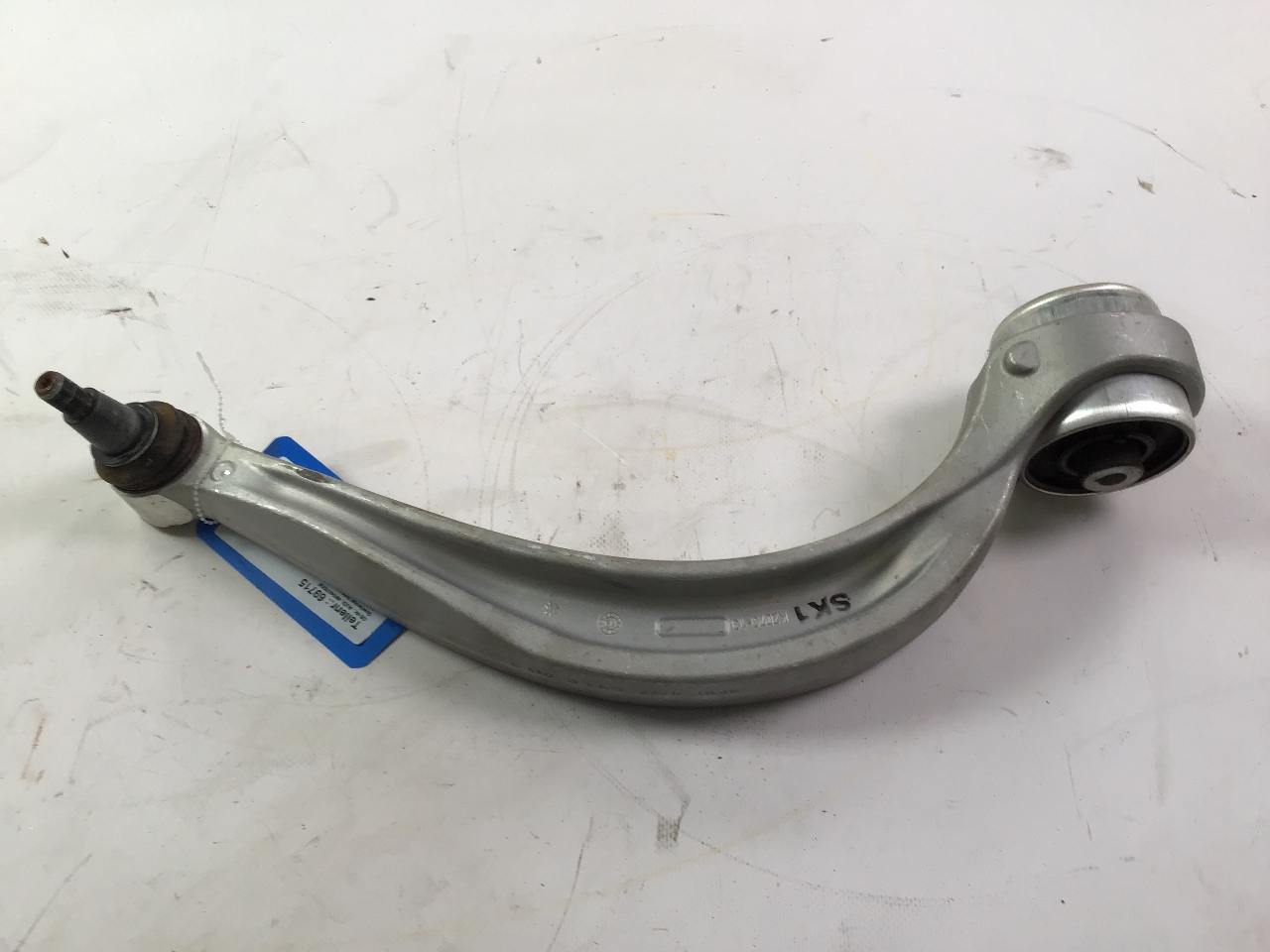 Draagarm linksvoor AUDI e-tron (GEN) Electric quattro  300 kW  408 PS (09.2018-> ) Draagarm linksvoor AUDI e-tron (GEN) Electric quattro  300 kW  408 PS (09.2018-> )