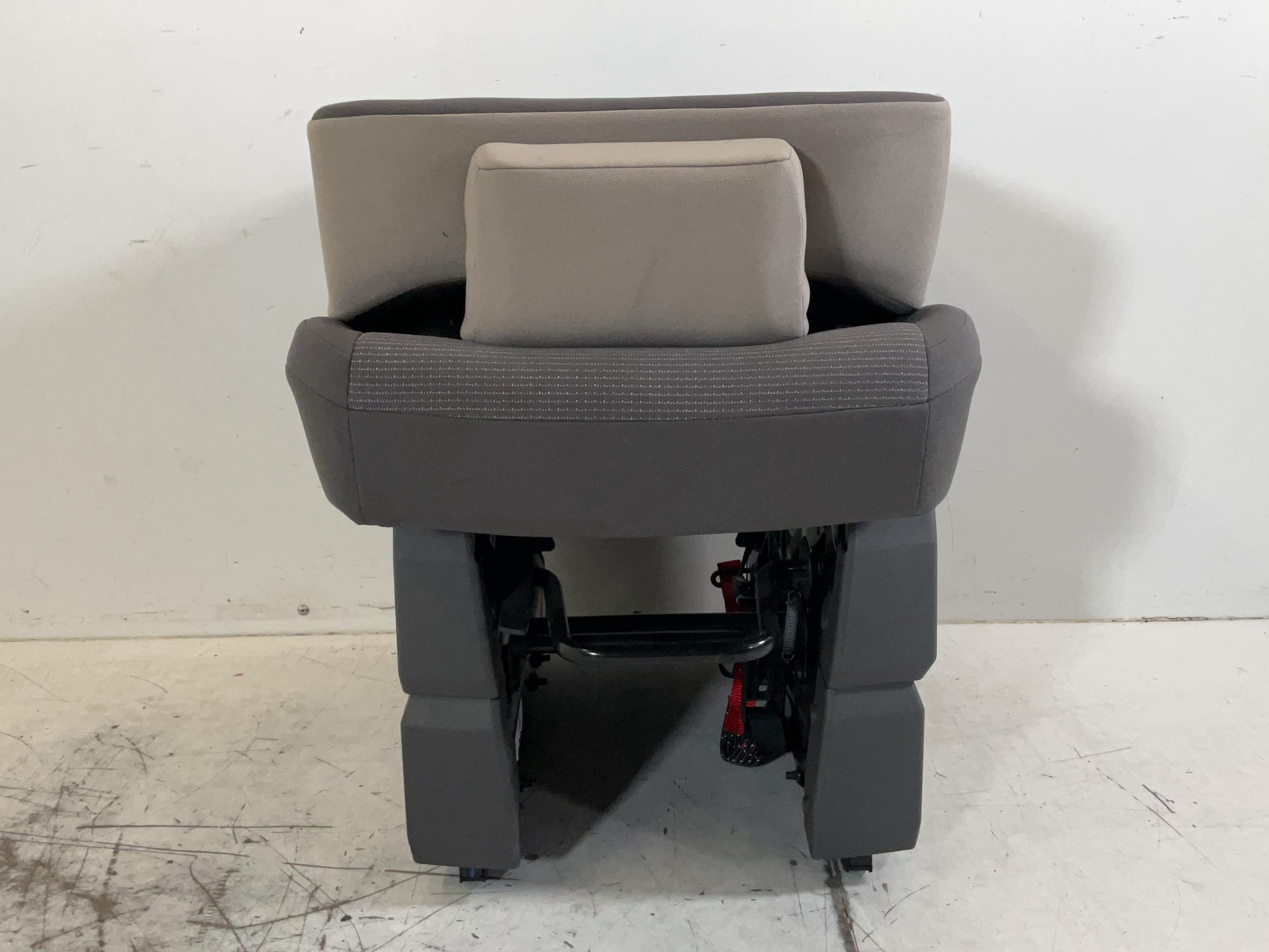 3. Sitzreihe VW Transporter T7 Multivan 1.5 TSI  100 kW  136 PS (10.2021-> )