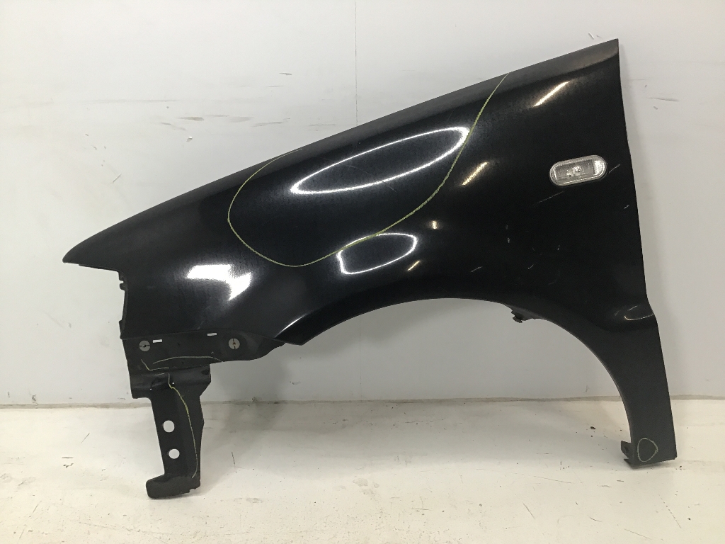 Kotflügel links vorne VW Polo III (6N2) 1.9 D  47 kW  64 PS (10.1999-09.2001)