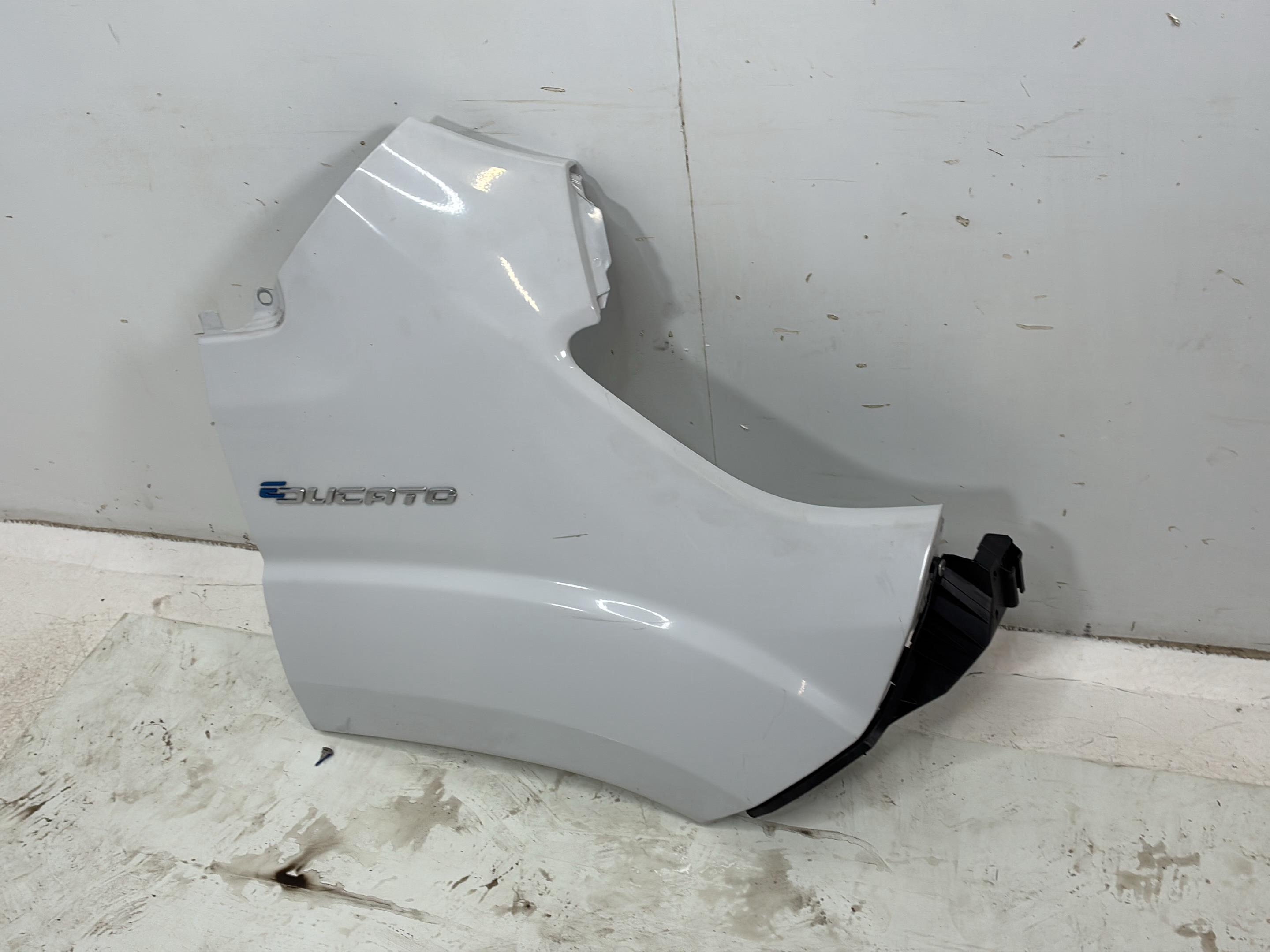 Spatbord rechtsvoor FIAT Ducato Bus (250) E-Ducato Hydrogen  205 kW  279 PS (04.2025-> )