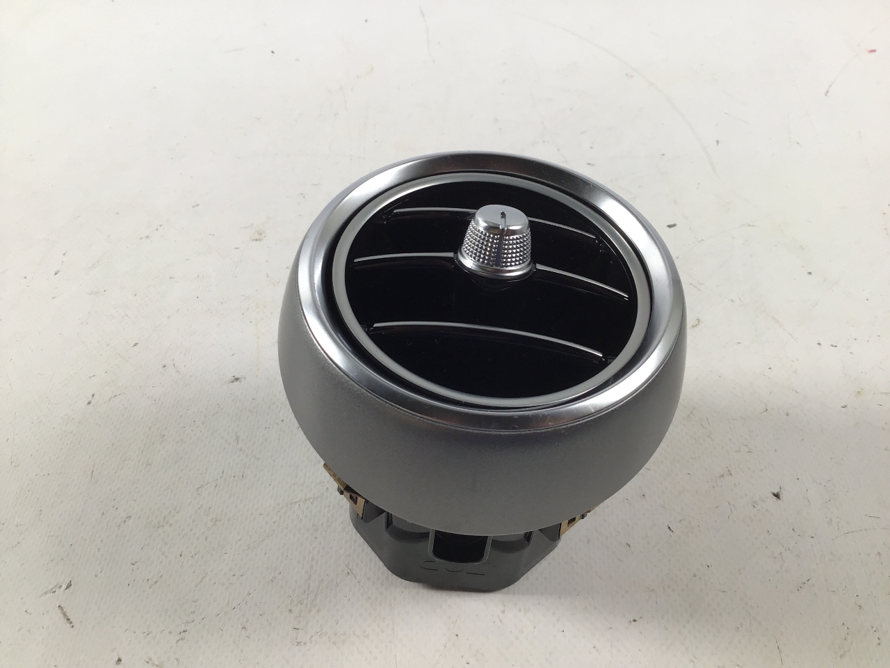 Kratka wentylacyjna deski rozdzielczej MERCEDES-BENZ C-Klasse (W205) C 220 BLUETEC  125 kW  170 PS (02.2014-05.2018)