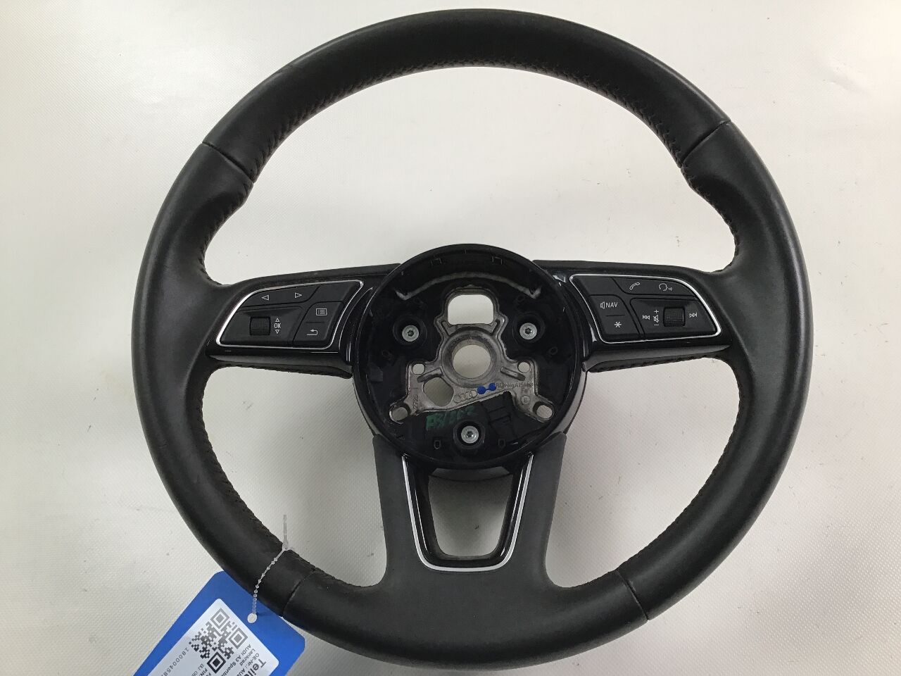 Steering wheel AUDI A3 Sportback (8VA) 1.4 TFSI e-tron  110 kW  150 PS (05.2014-> )