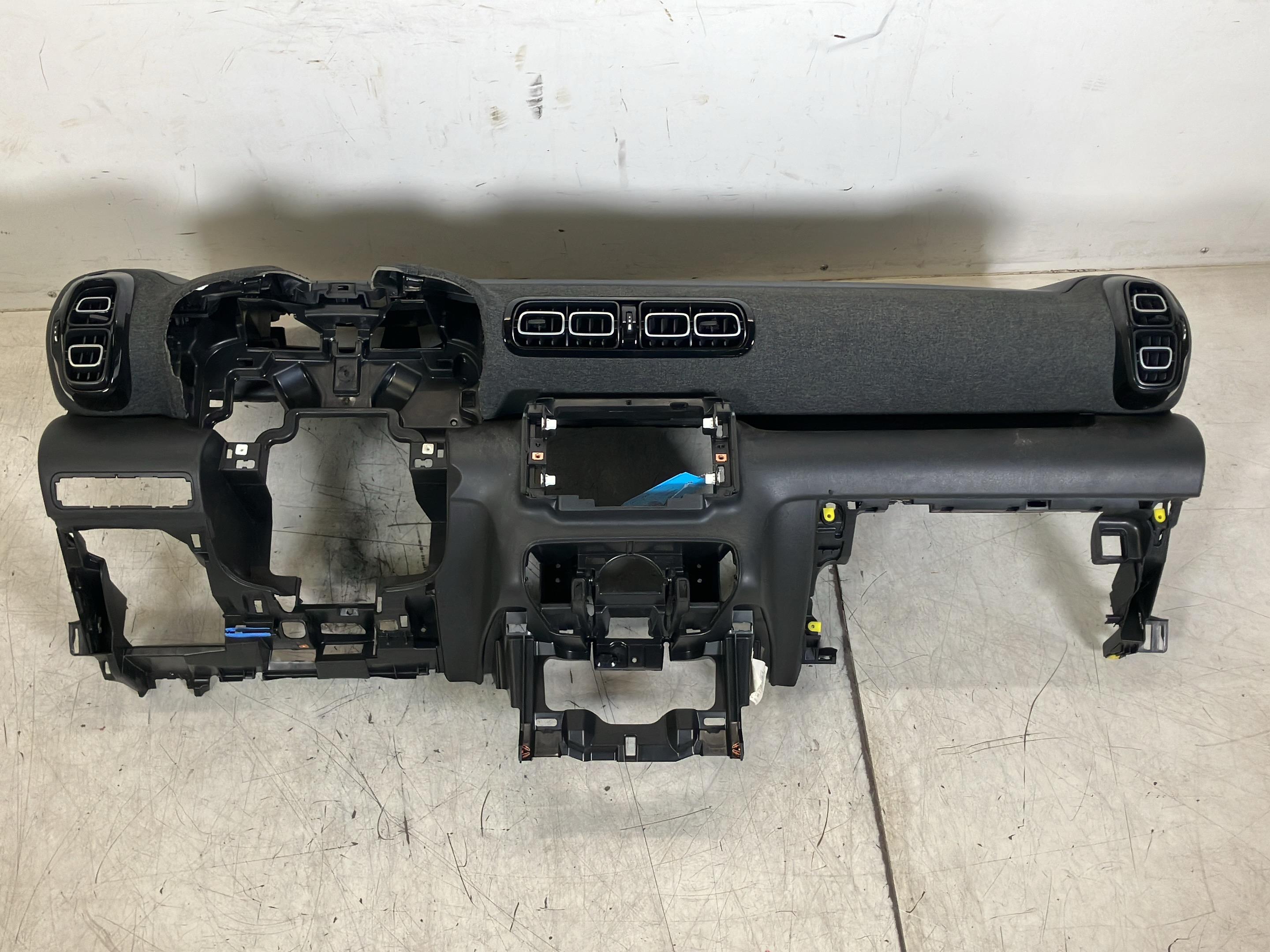 Car dashboard CITROEN C3 II Aircross (2R, 2C) 1.2 PureTech 130  96 kW  131 PS (07.2017-> )