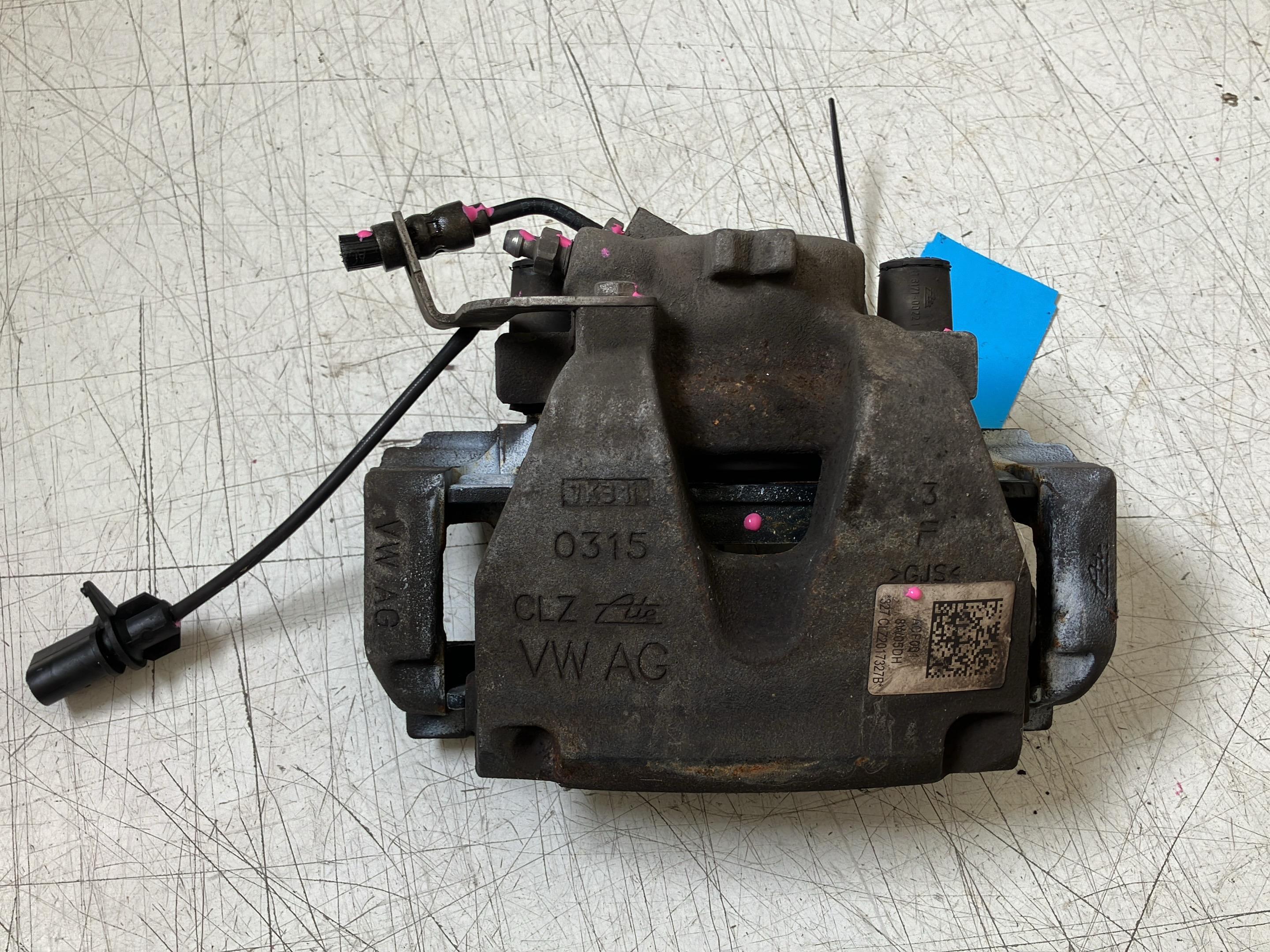 Bremssattel links vorne AUDI A4 Avant (8W, B9) 1.4 TFSI  110 kW  150 PS (02.2016-> )