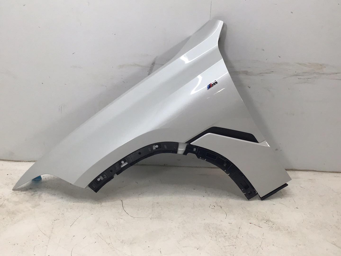 Apărătoare de noroi dreapta față BMW X6 (G06, F96) xDrive40d Mild-Hybrid  259 kW  352 PS (06.2023-> )