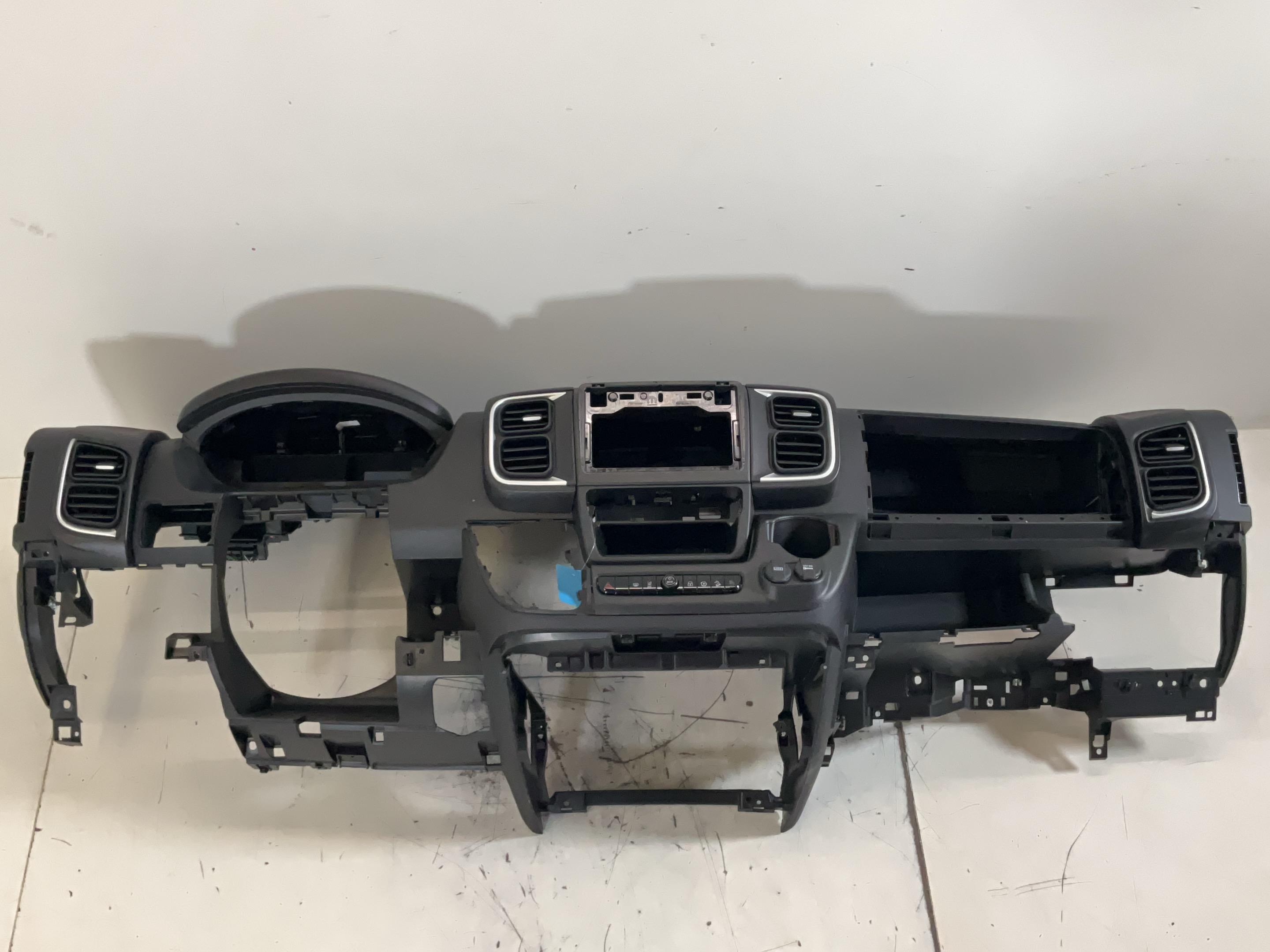 Armaturenbrett OPEL Movano C Kasten (U9) E-Ducato Hydrogen  205 kW  279 PS (04.2025-> )