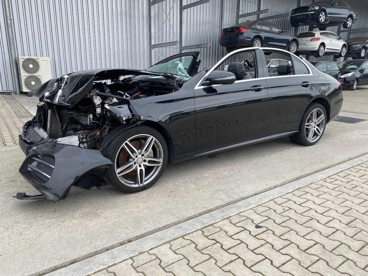 MERCEDES-BENZ