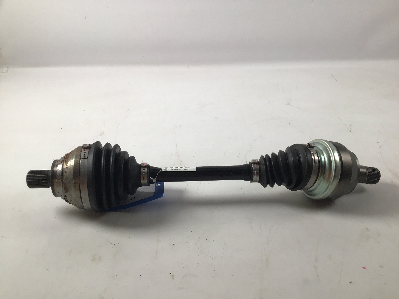 Arbre d'entraînement gauche AUDI Q3 (F3B) 40 TDI quattro  140 kW  190 PS (10.2018-> ) Arbre d'entraînement gauche AUDI Q3 (F3B) 40 TDI quattro  140 kW  190 PS (10.2018-> )