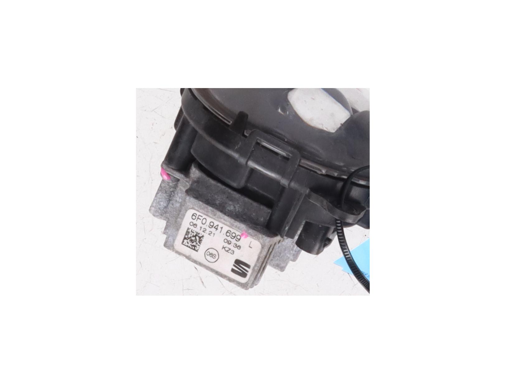 Nebelscheinwerfer links SEAT Arona (KJ7) 1.0 TSI  81 kW  110 PS (06.2020-> )