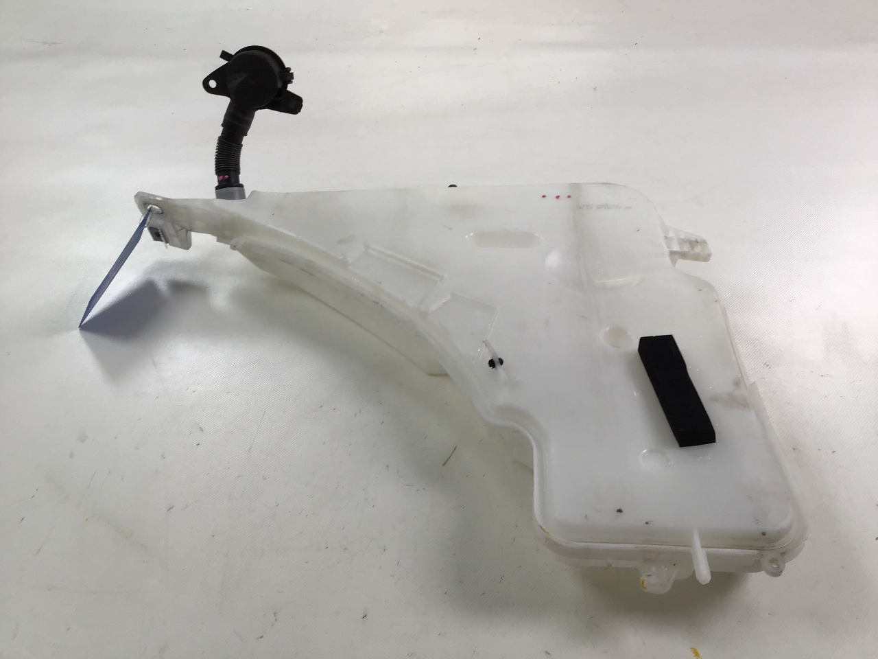 Behälter Scheibenwaschanlage BMW 3er (F30, F80) 330i  185 kW  252 PS (07.2015-10.2018)