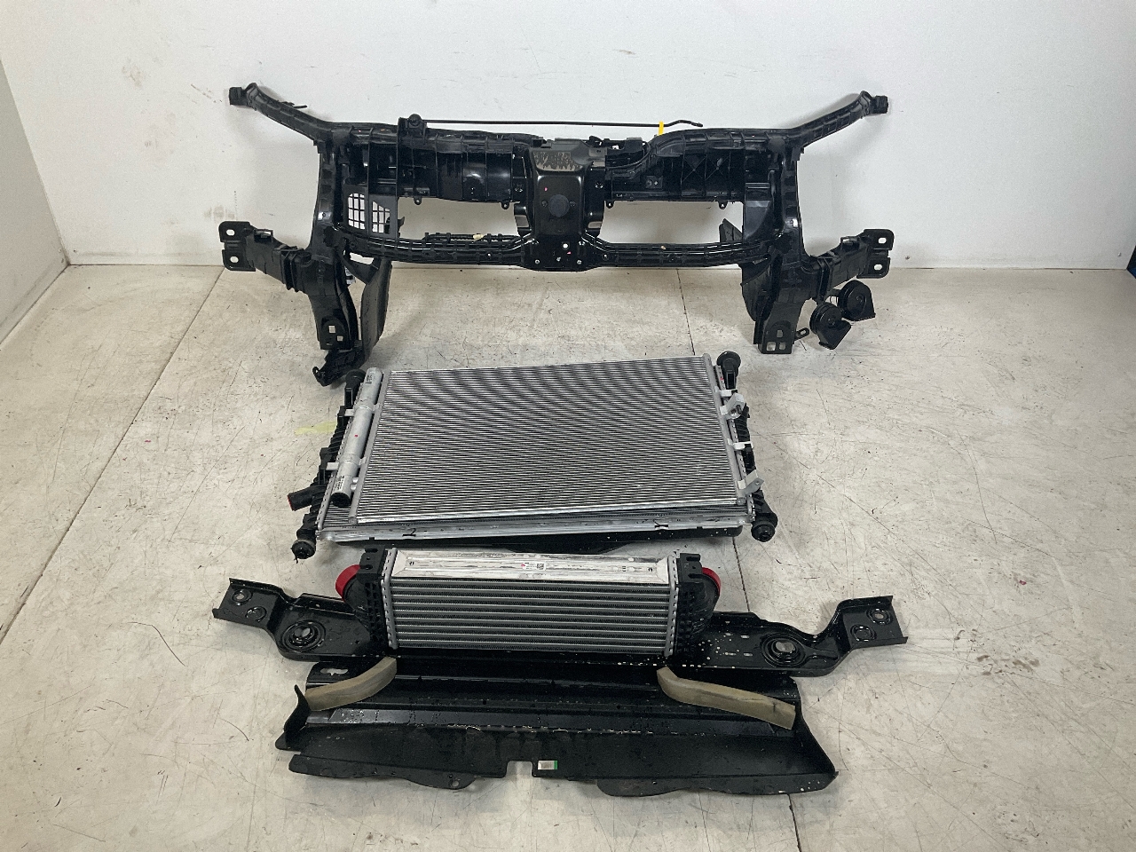 Kühlerpaket mit Schlossträger FORD Transit V363 Pritsche/Fahrgestell (FED, FFD) 2.0 TDCi  96 kW  130 PS (03.2016-> )