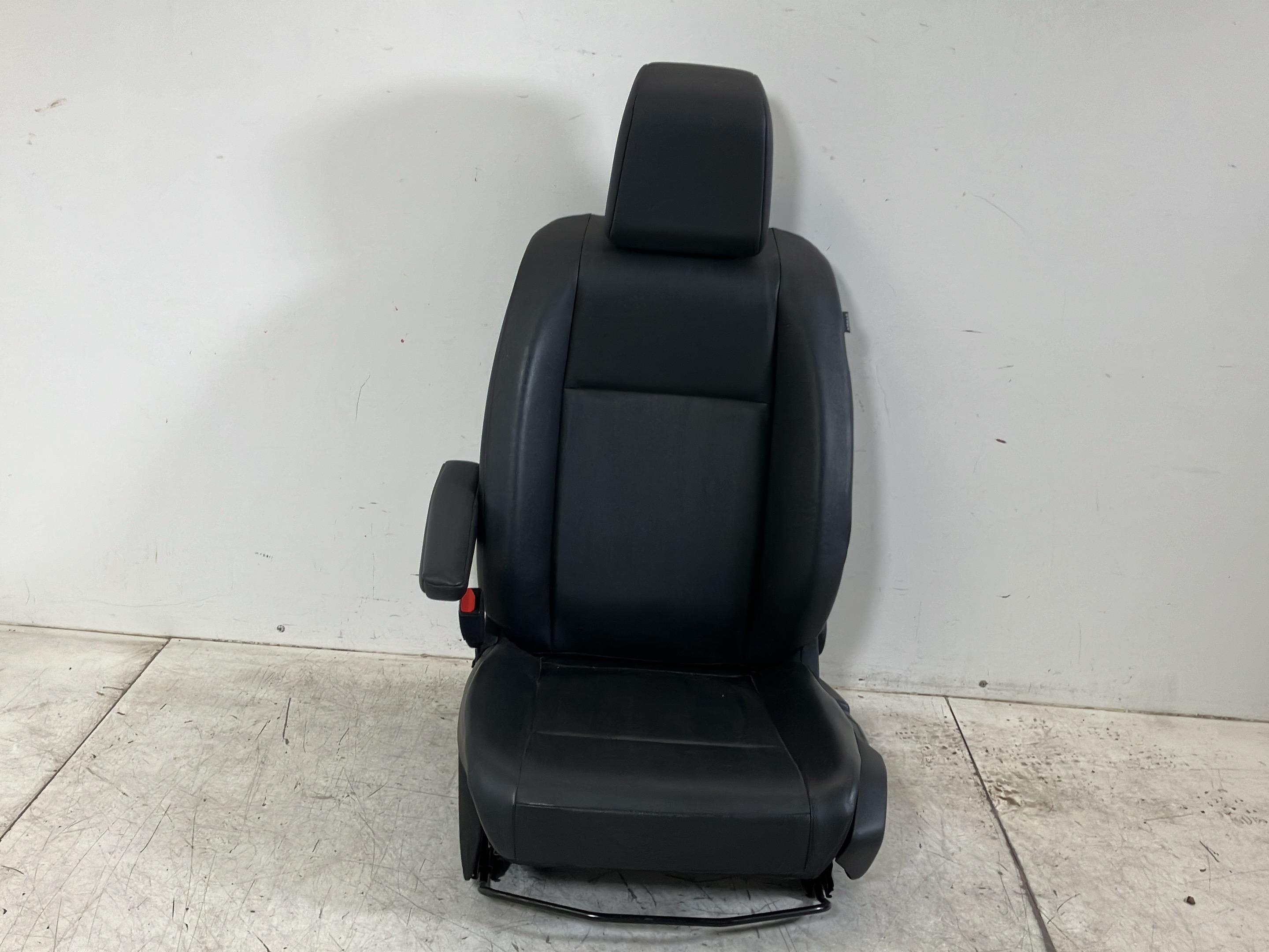 Seat left front PEUGEOT Expert III Kasten (V) E-Expert Hydrogen  100 kW  136 PS (10.2024-> )