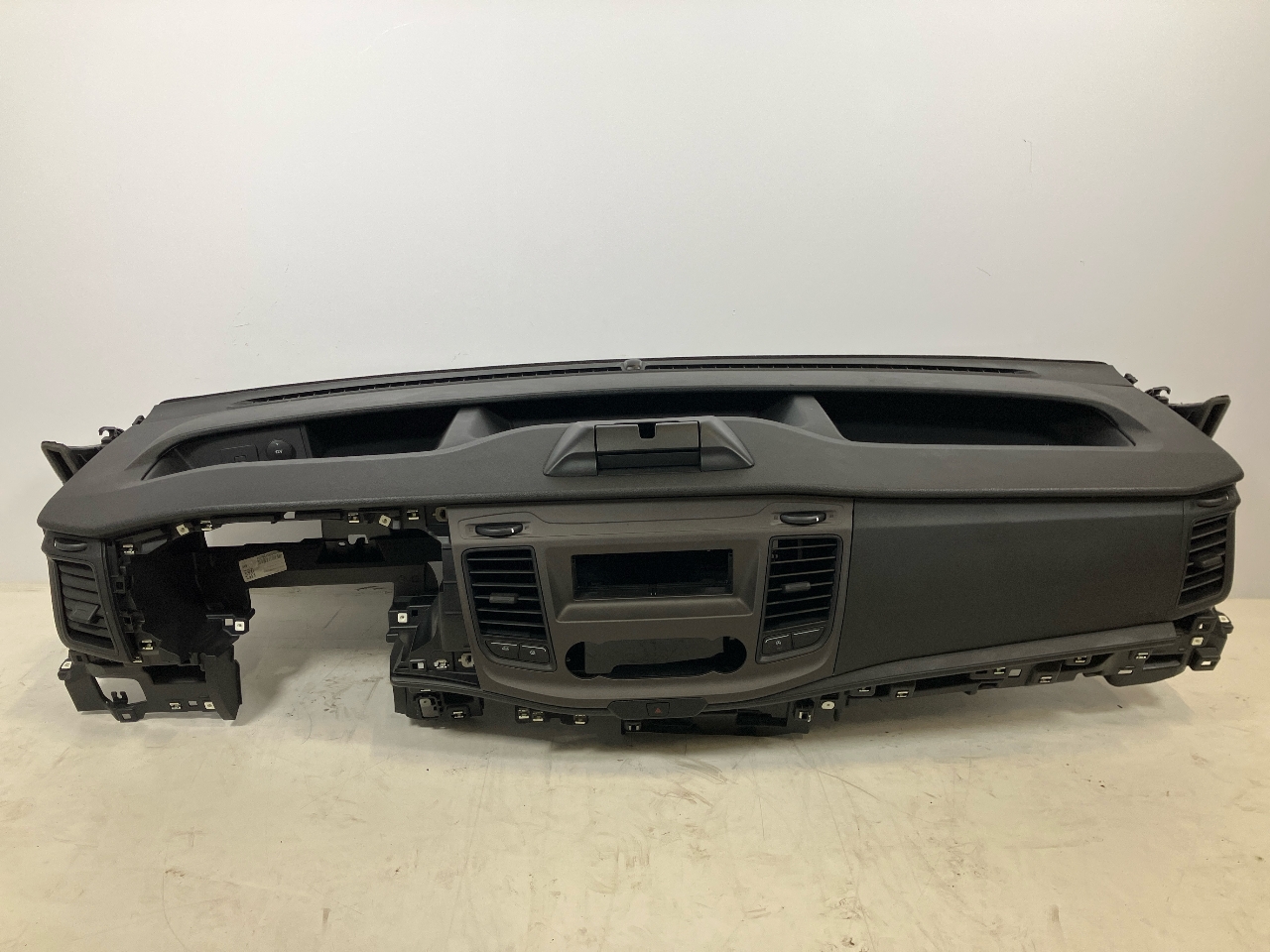 Armaturenbrett FORD Transit V363 Pritsche/Fahrgestell (FED, FFD) 2.0 TDCi  125 kW  170 PS (03.2016-> ) Armaturenbrett FORD Transit V363 Pritsche/Fahrgestell (FED, FFD) 2.0 TDCi  125 kW  170 PS (03.2016-> )