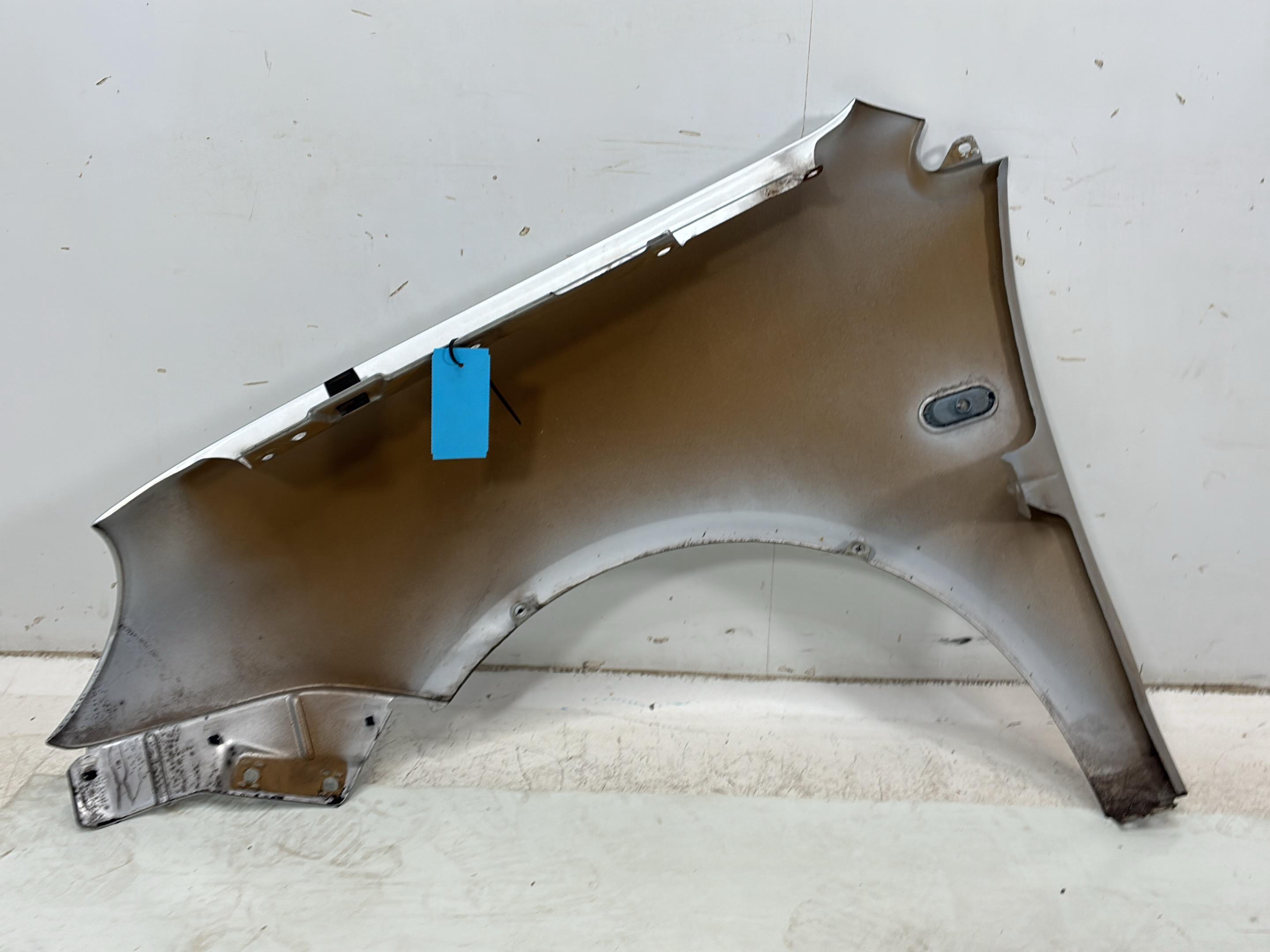 Apărătoare de noroi dreapta față VW Polo IV (9N, 9A) 1.2  47 kW  64 PS (10.2001-07.2007)