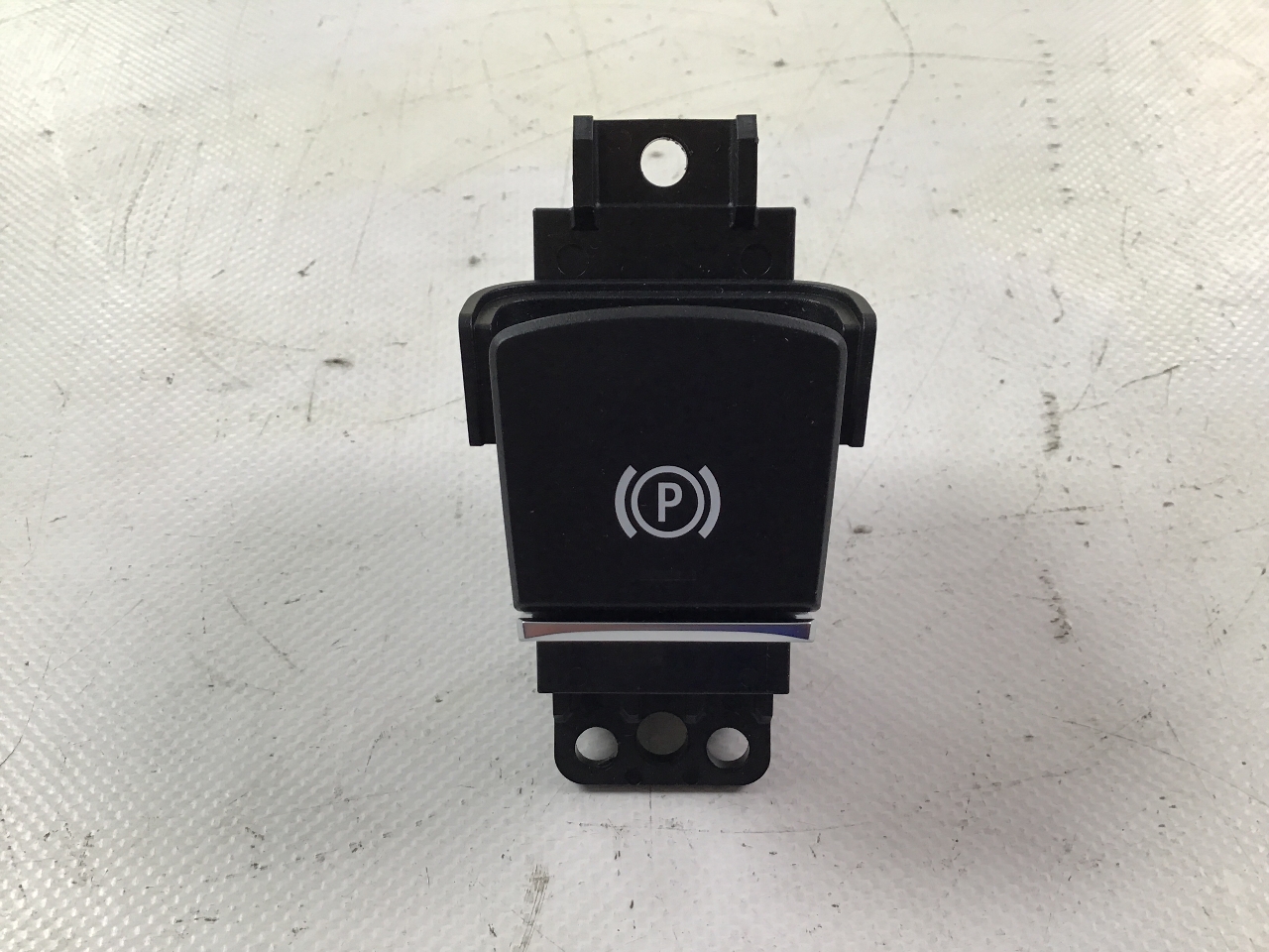 Switch for fixing brake TOYOTA Supra (DB) 3.0 GR  250 kW  340 PS (03.2019-> ) Switch for fixing brake TOYOTA Supra (DB) 3.0 GR  250 kW  340 PS (03.2019-> )