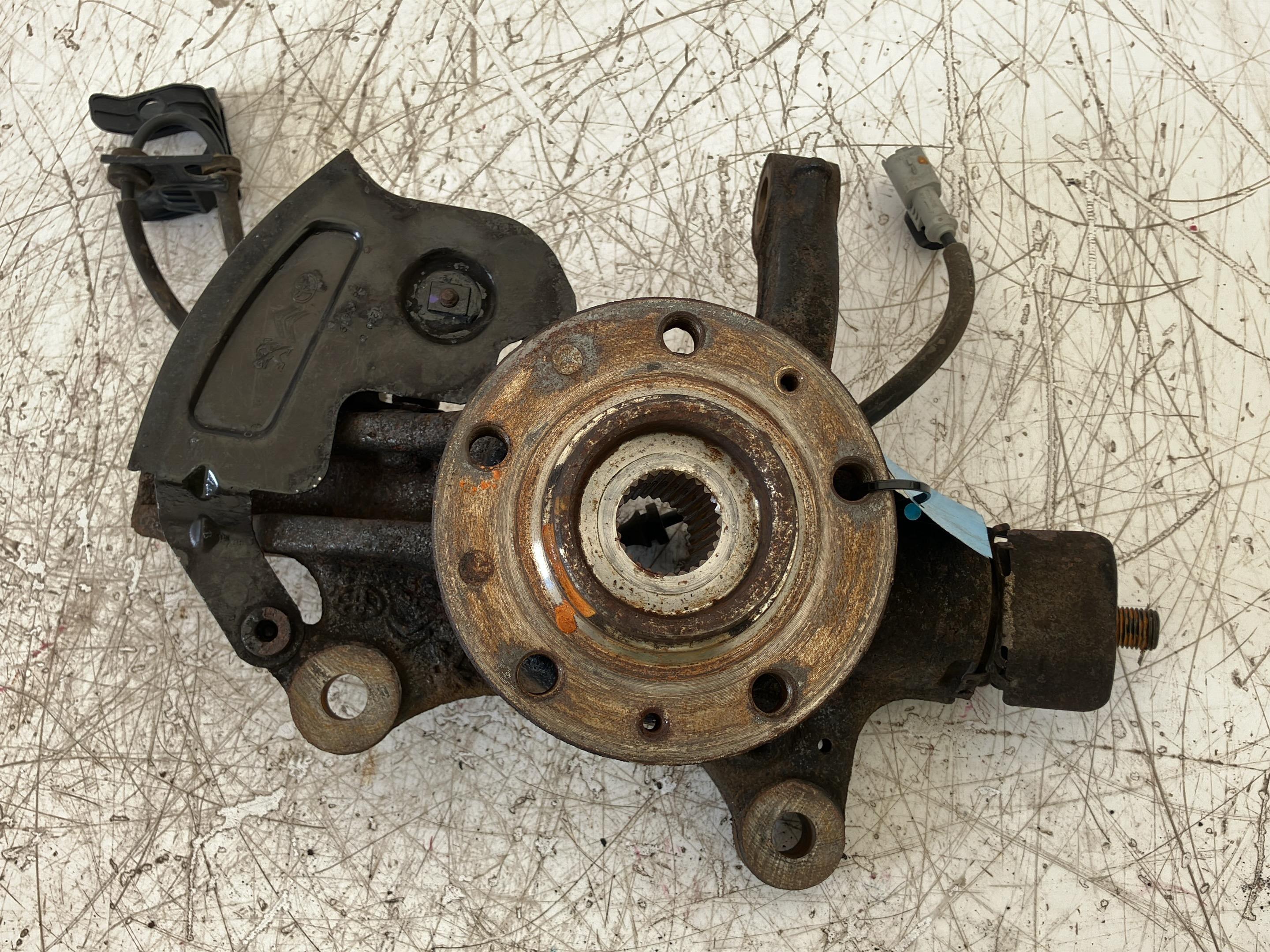 Achsschenkel links vorne OPEL Jumpy Kasten (V) Vivaro-e HYDROGEN  100 kW  136 PS (10.2024-> )