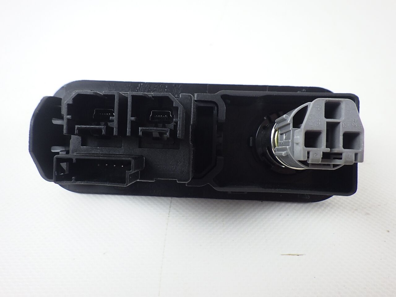 Media socket FORD Mustang VI Convertible 5.0 V8  310 kW  422 PS (07.2015-> )