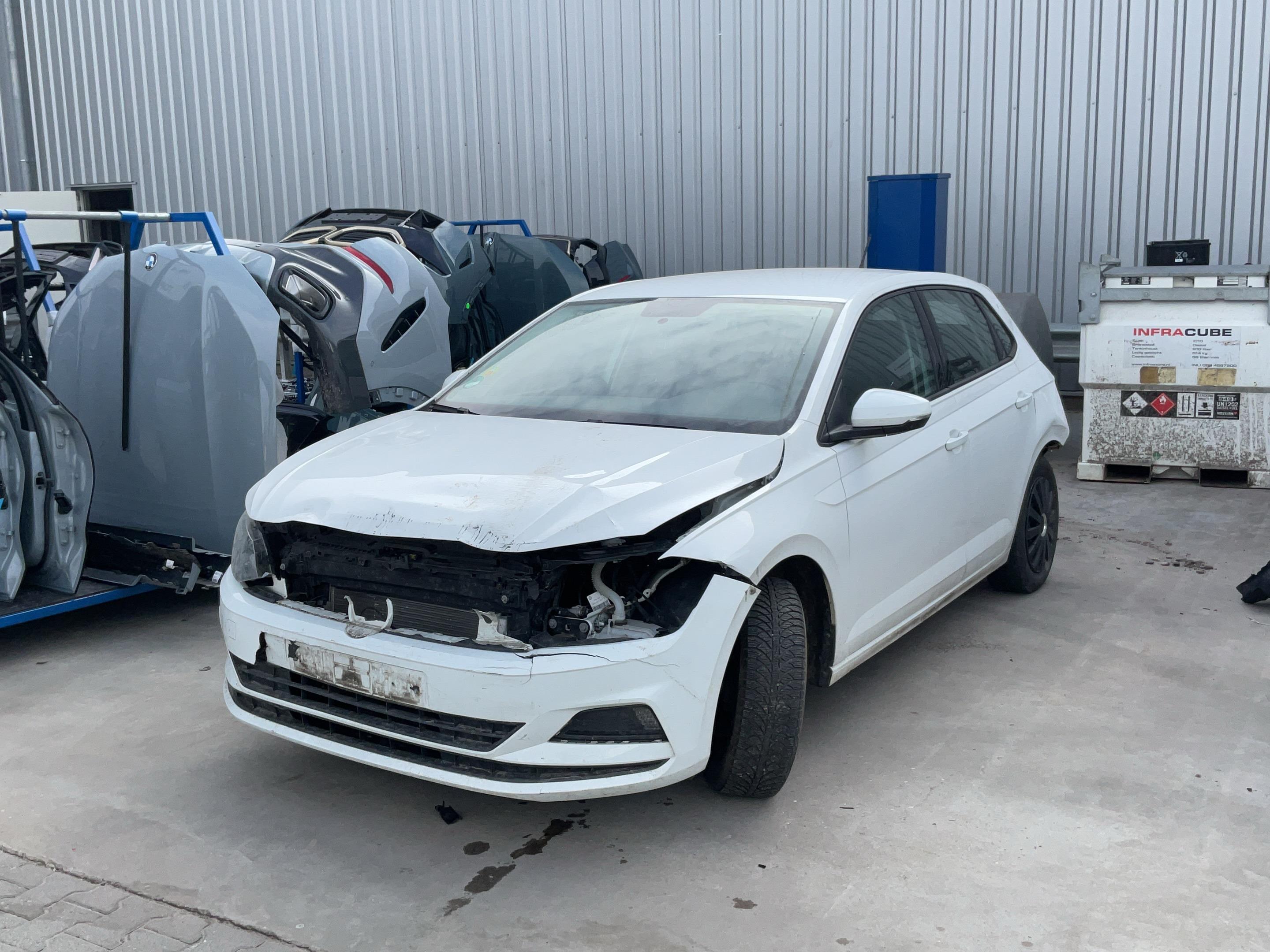 VW Polo VI (AW) 1.0