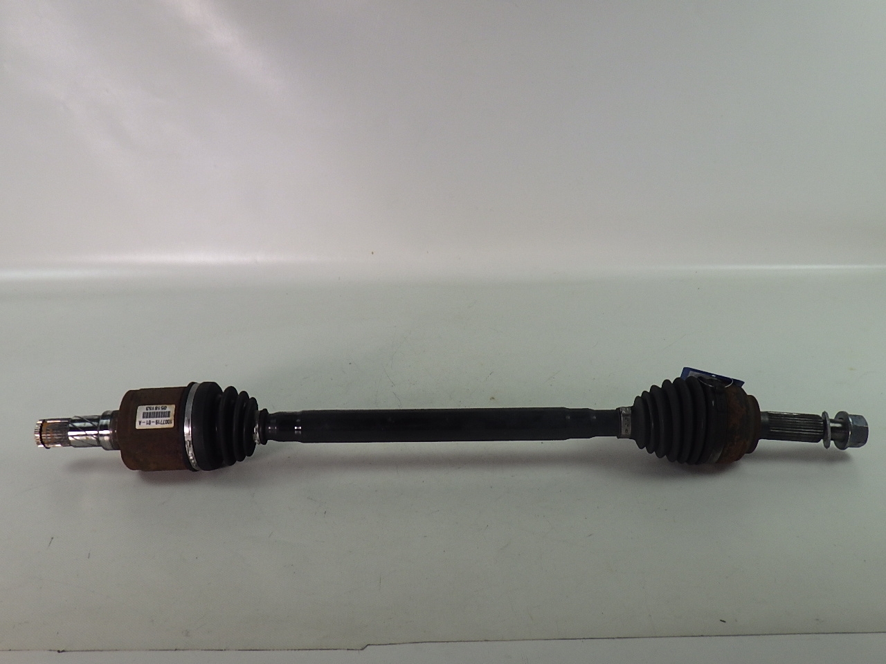 Antriebswelle rechts hinten TESLA Model S (5YJS) 85D AWD  310 kW  421 PS (04.2015-02.2016) Antriebswelle rechts hinten TESLA Model S (5YJS) 85D AWD  310 kW  421 PS (04.2015-02.2016)