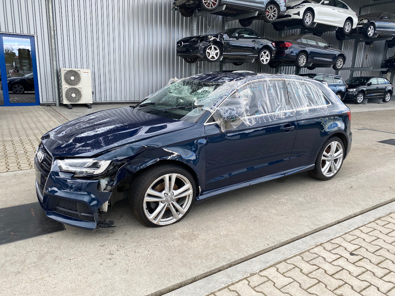 AUDI